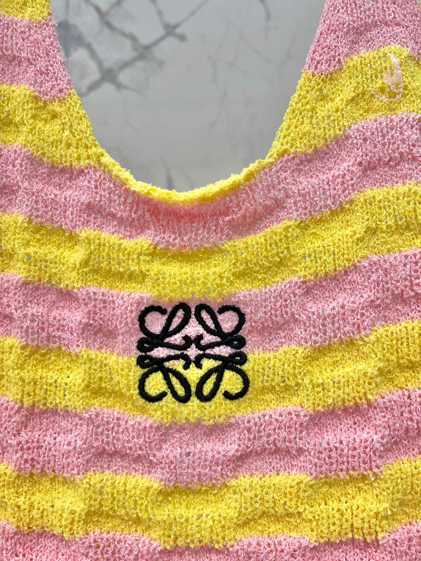 Loewe: T-shirt, broderie, imprimé, empiècements contrastants