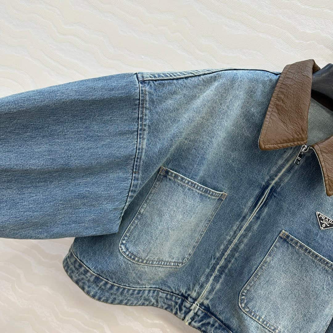 Prada: Veste, emblème triangulaire, poches, pièces métalliques, denim