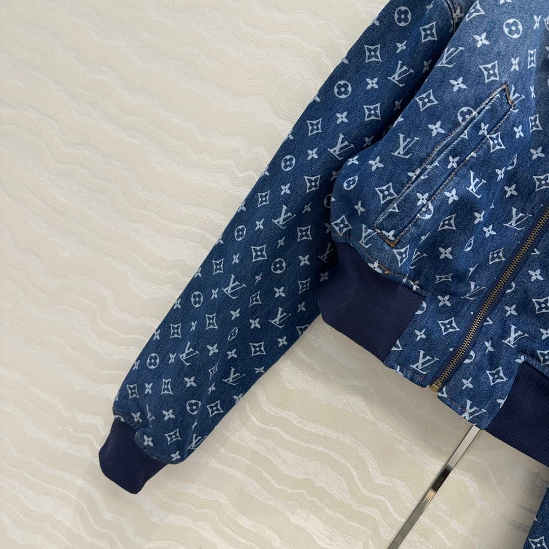 Louis Vuitton: Veste, monogramme, maille côtelée, pièces métalliques, coton, denim