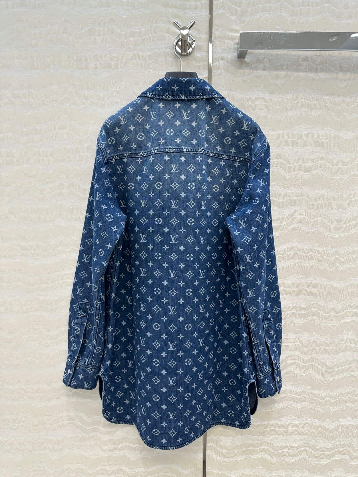 Louis Vuitton: куртка, монограмма, металлическая фурнитура, хлопок, деним