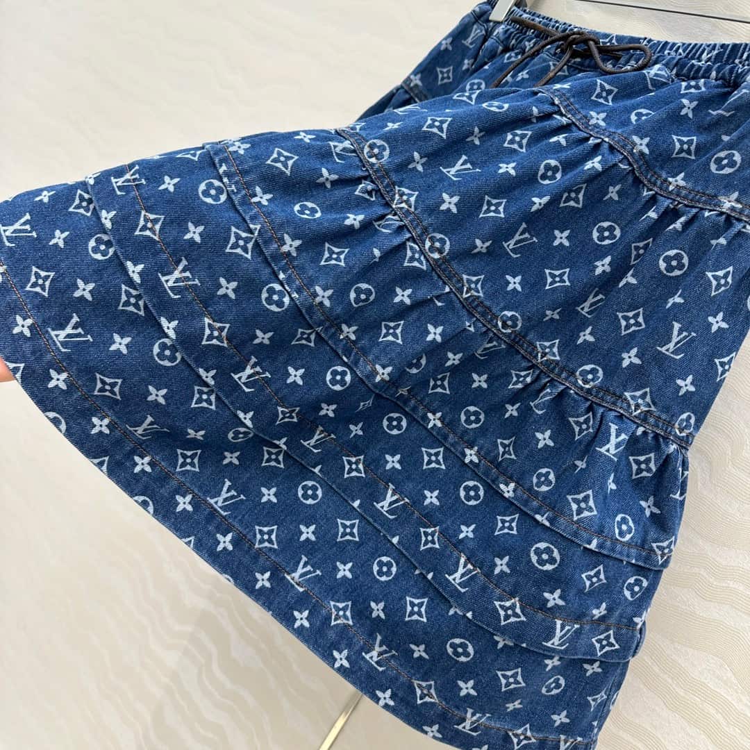 Louis Vuitton: Jupe, monogramme, pièces métalliques, coton, denim