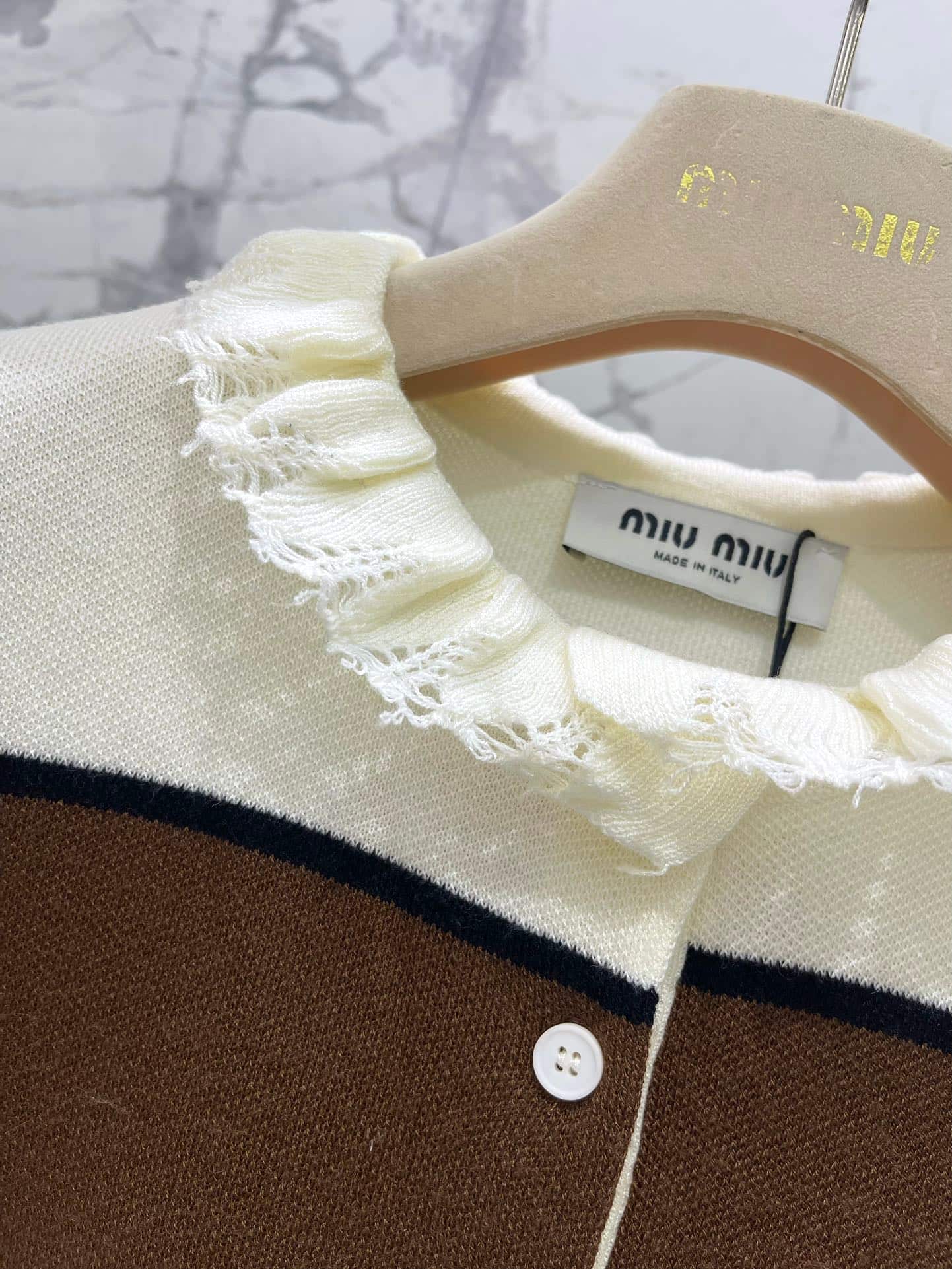Miu Miu: куртка, вышивка, контрастные вставки, деним
