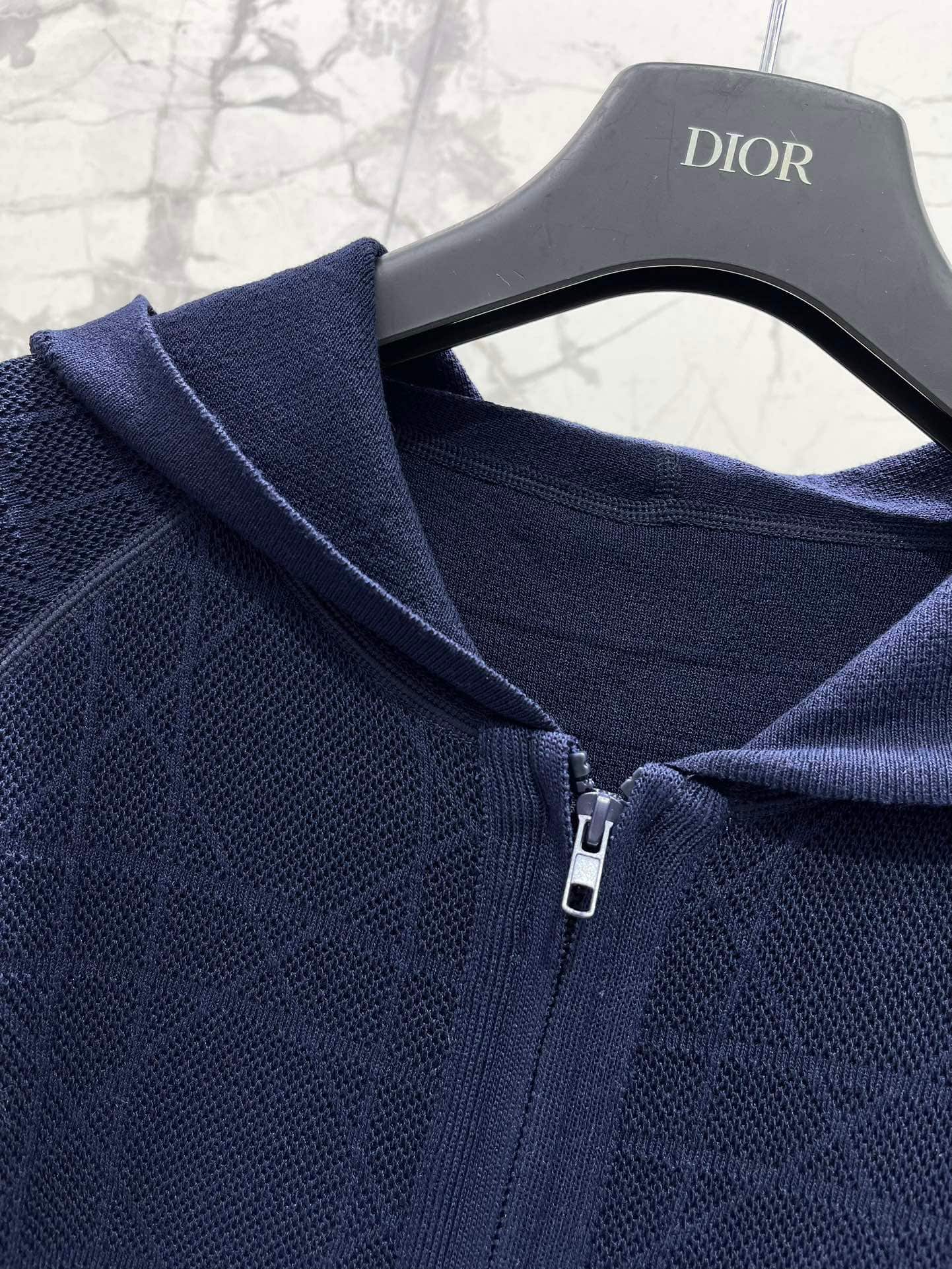 Dior: свитшот, клетка, молния, капюшон