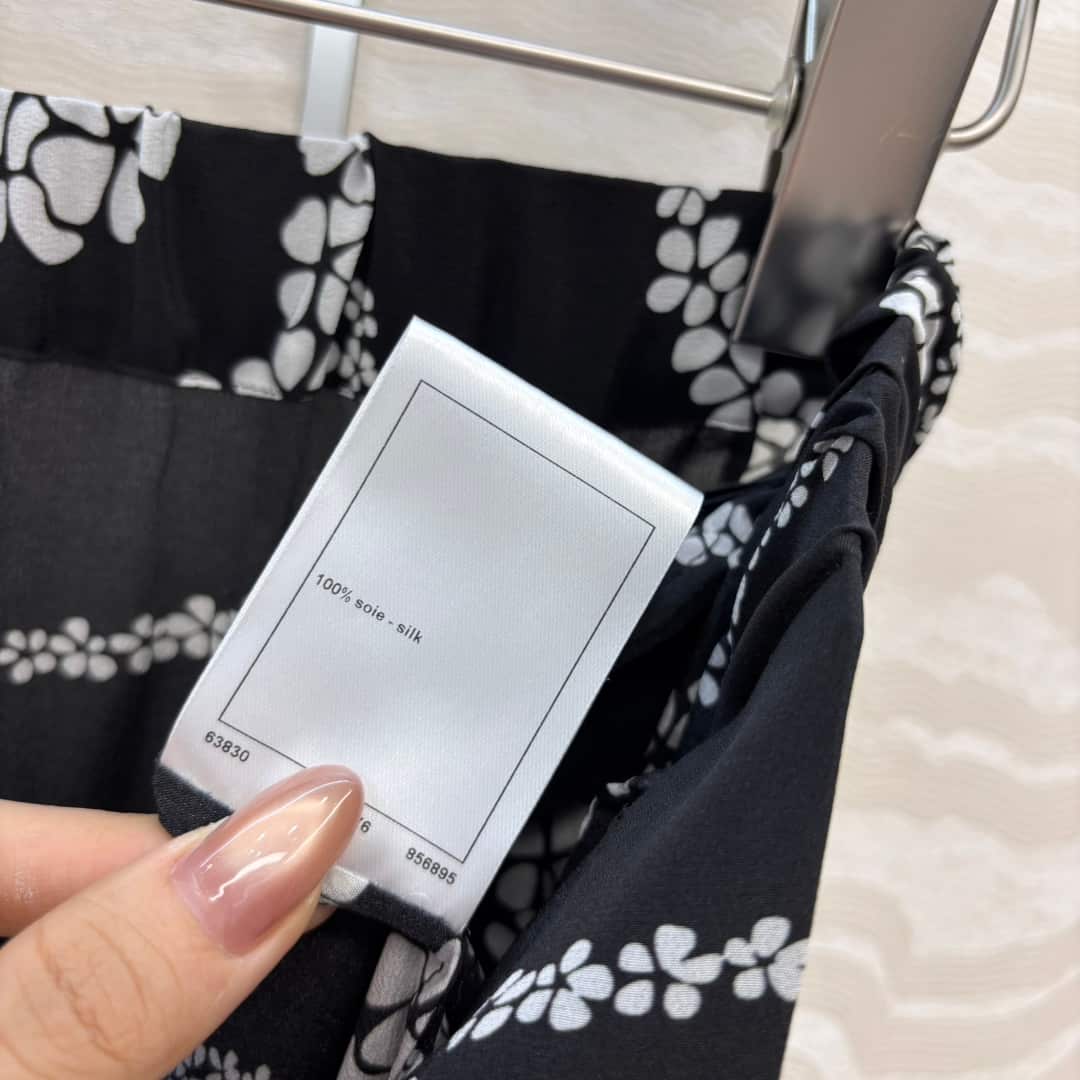 Chanel: 半身裙, 黑色, 印花, 珍珠装饰
