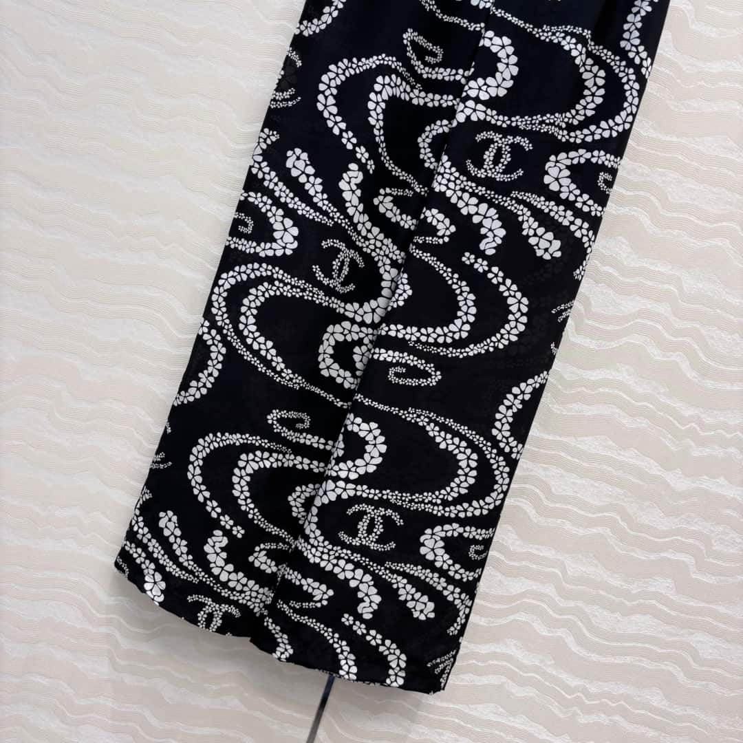 Chanel: 半身裙, 黑色, 印花, 珍珠装饰