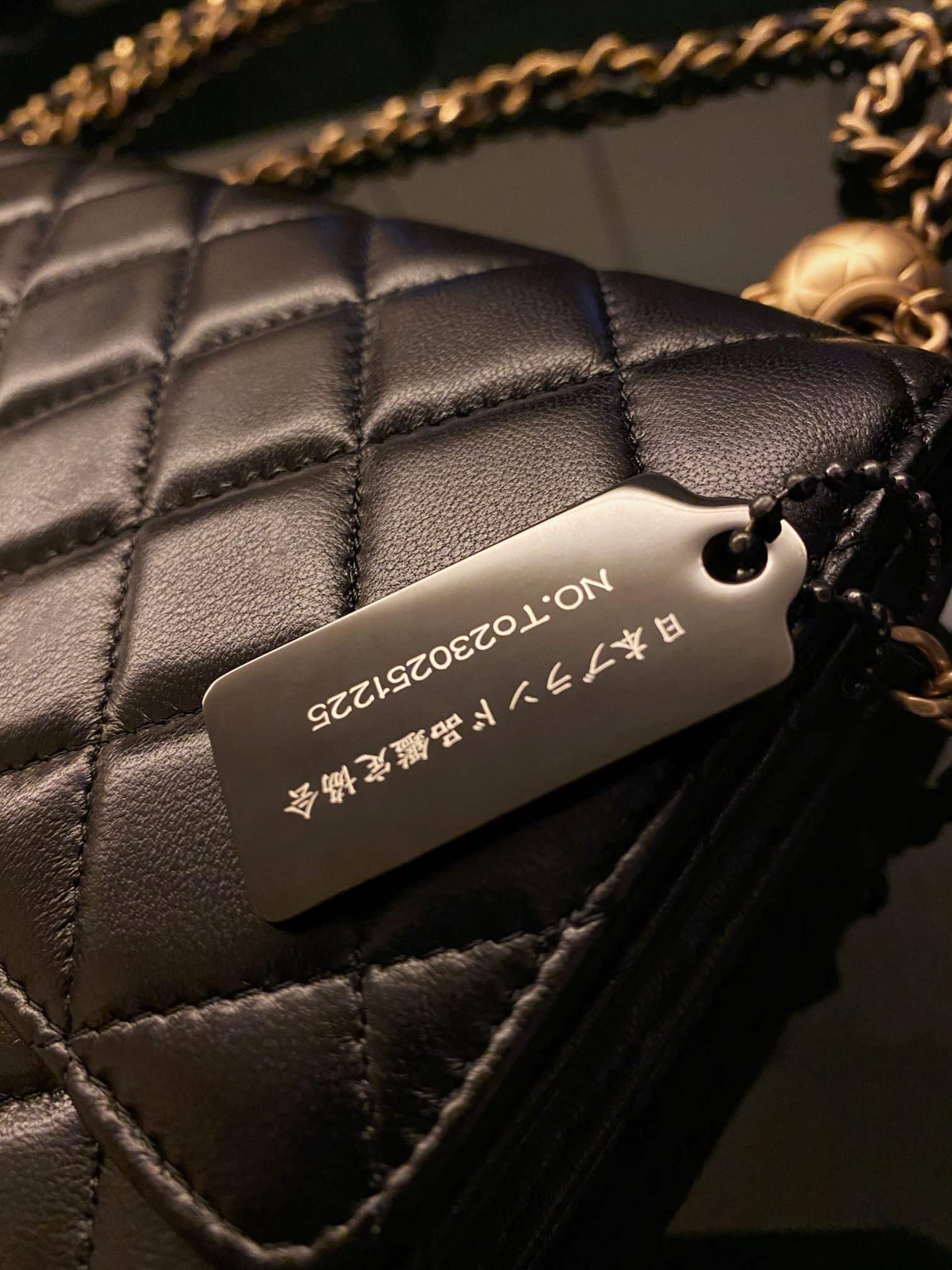 Chanel: кошелёк на цепочке WOC