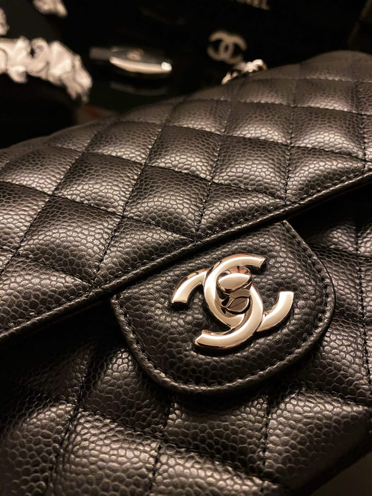 Chanel : sac Classic Flap 25
