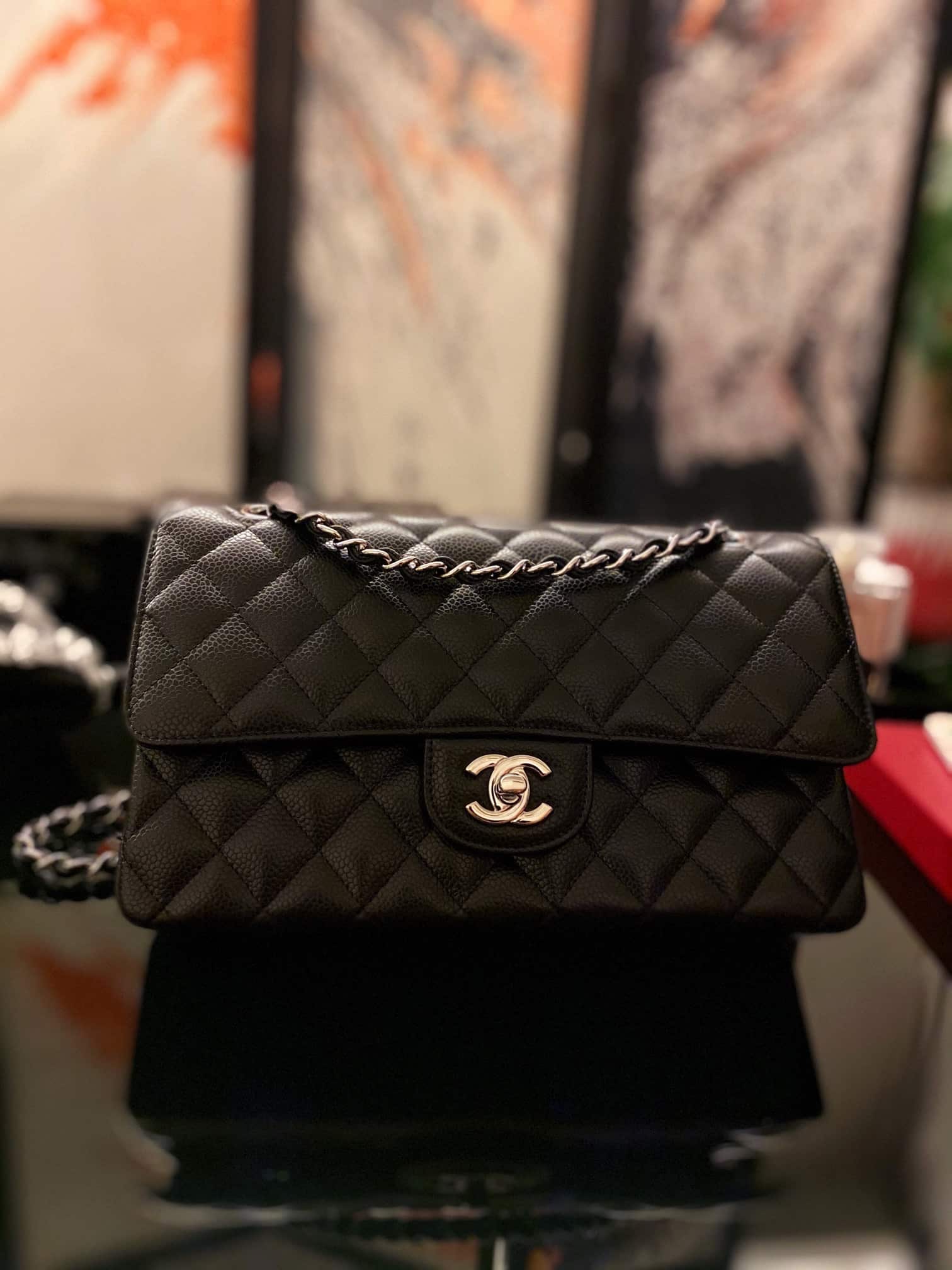 Chanel : sac Classic Flap 25