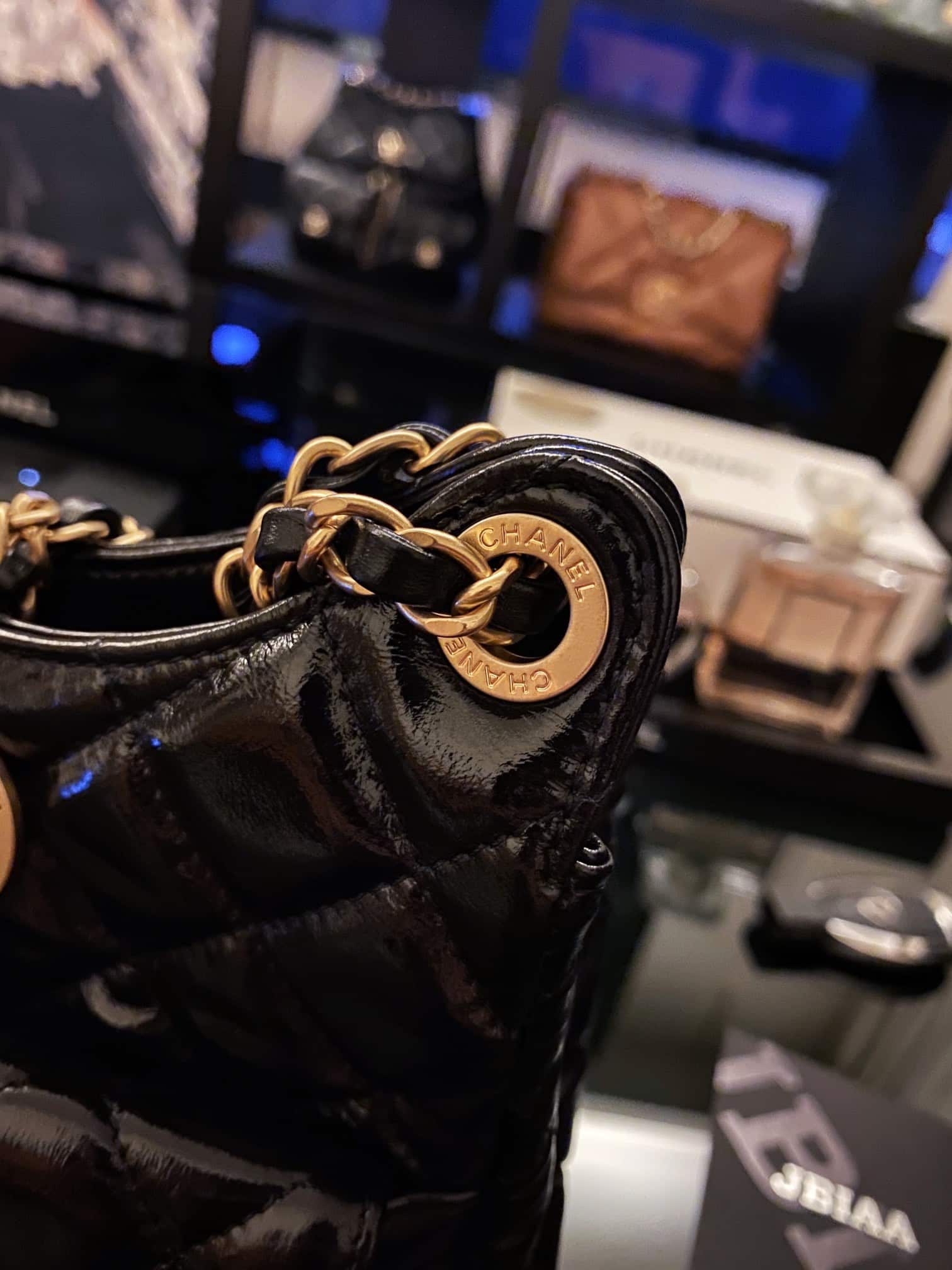 Chanel: сумка, средняя, чёрная