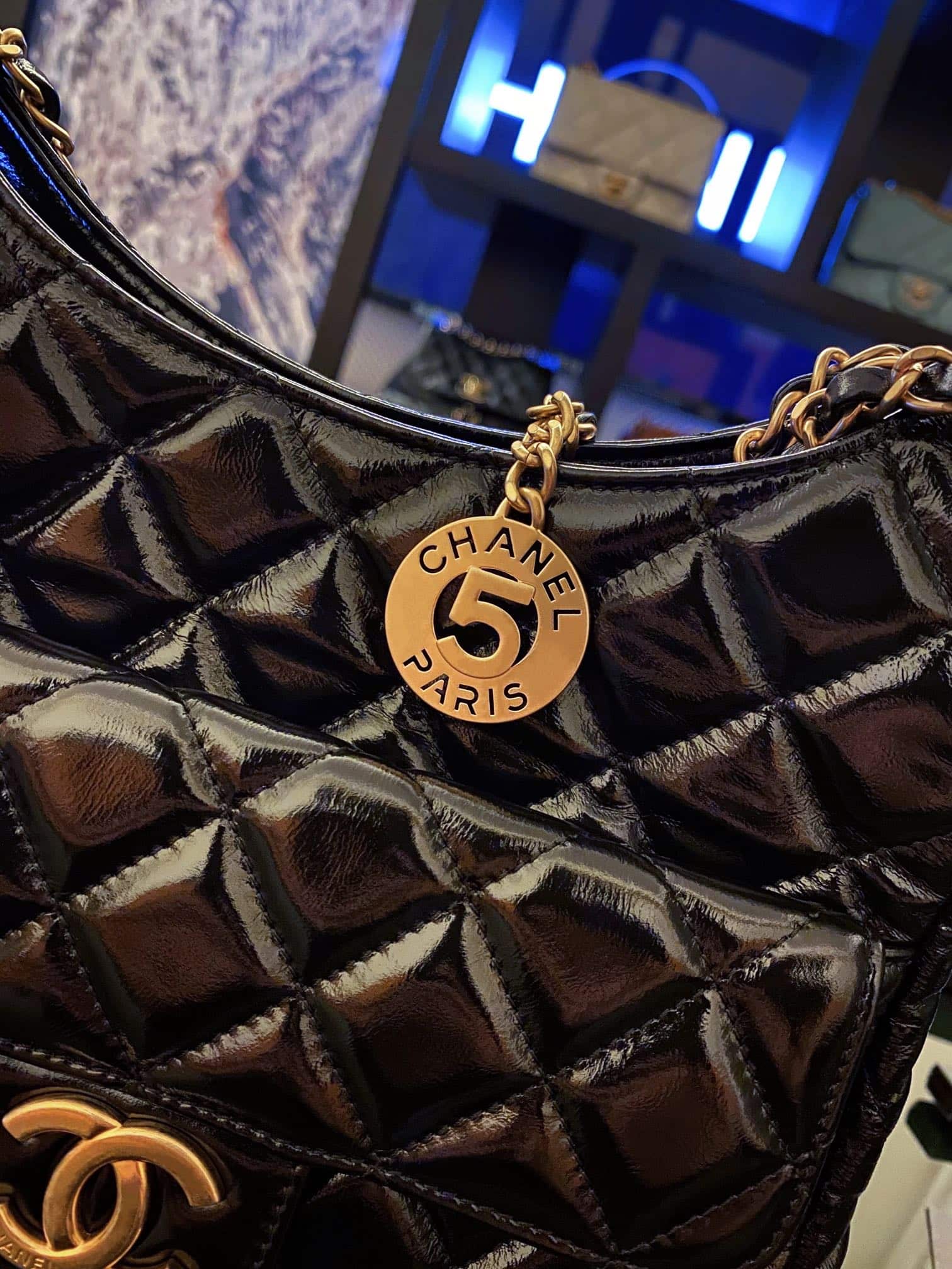 Chanel: сумка, средняя, чёрная