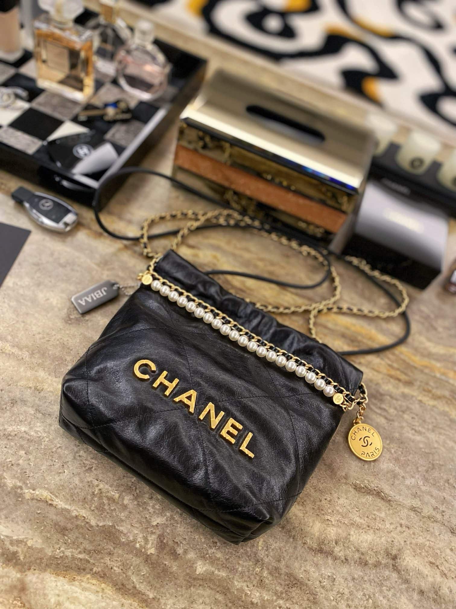 Chanel: сумка, жемчужная отделка