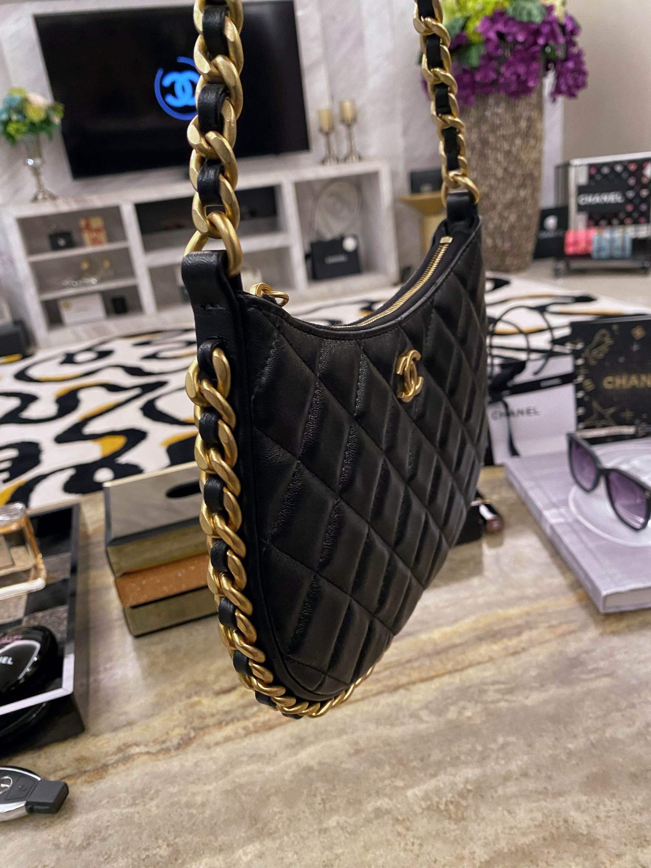 Chanel: сумка-хобо