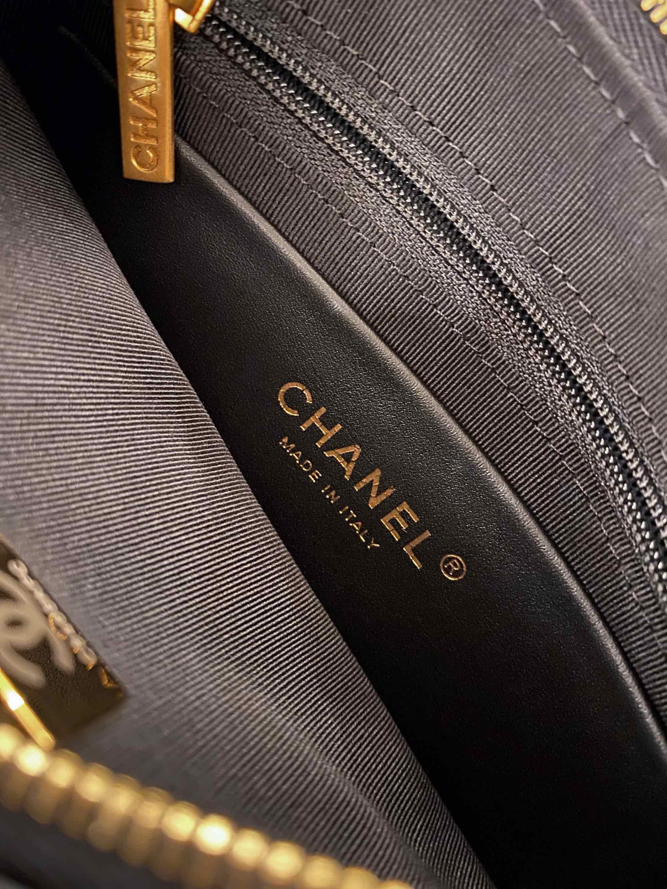 Chanel: сумка-хобо