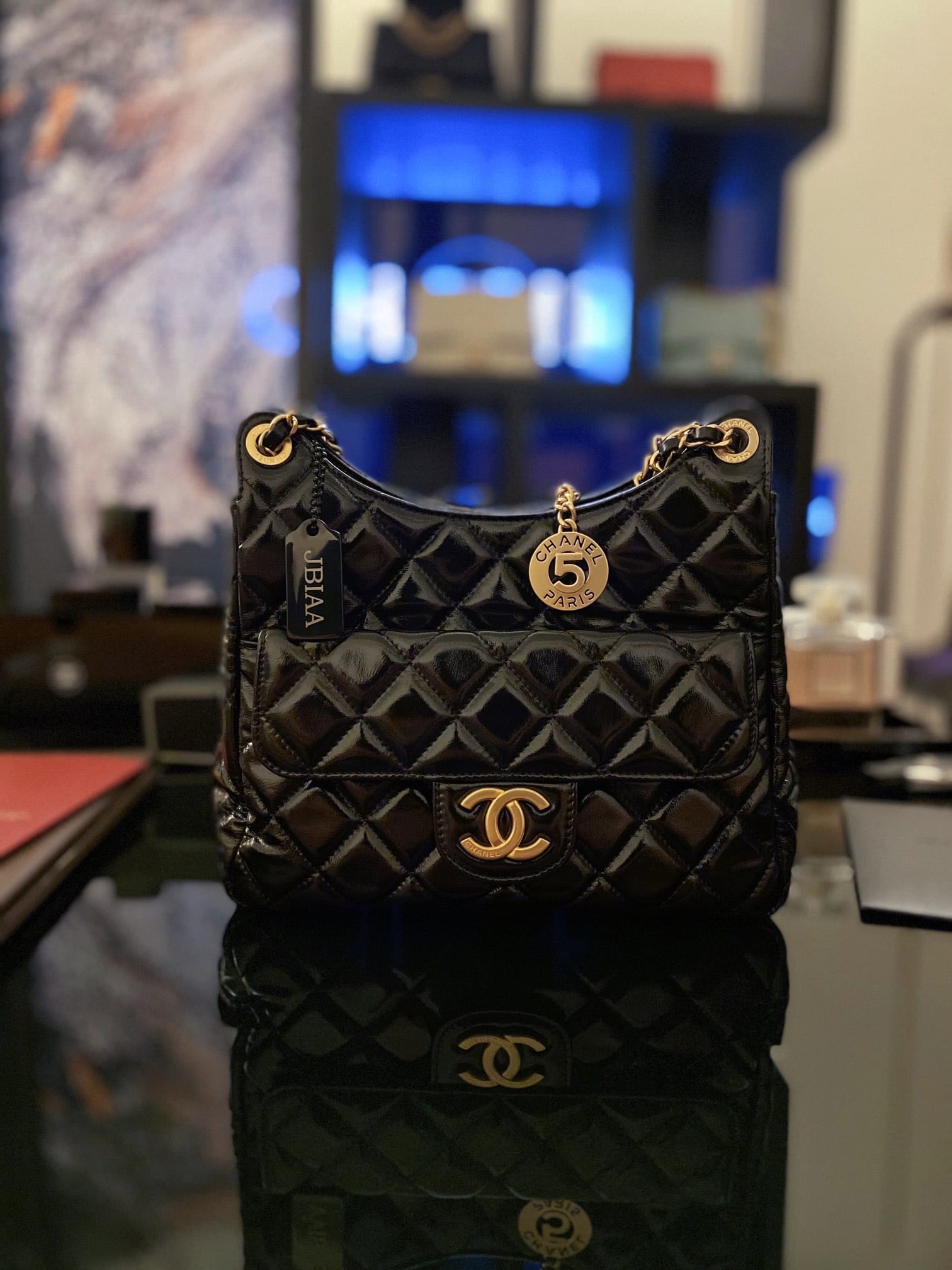 Chanel: сумка, средняя, чёрная
