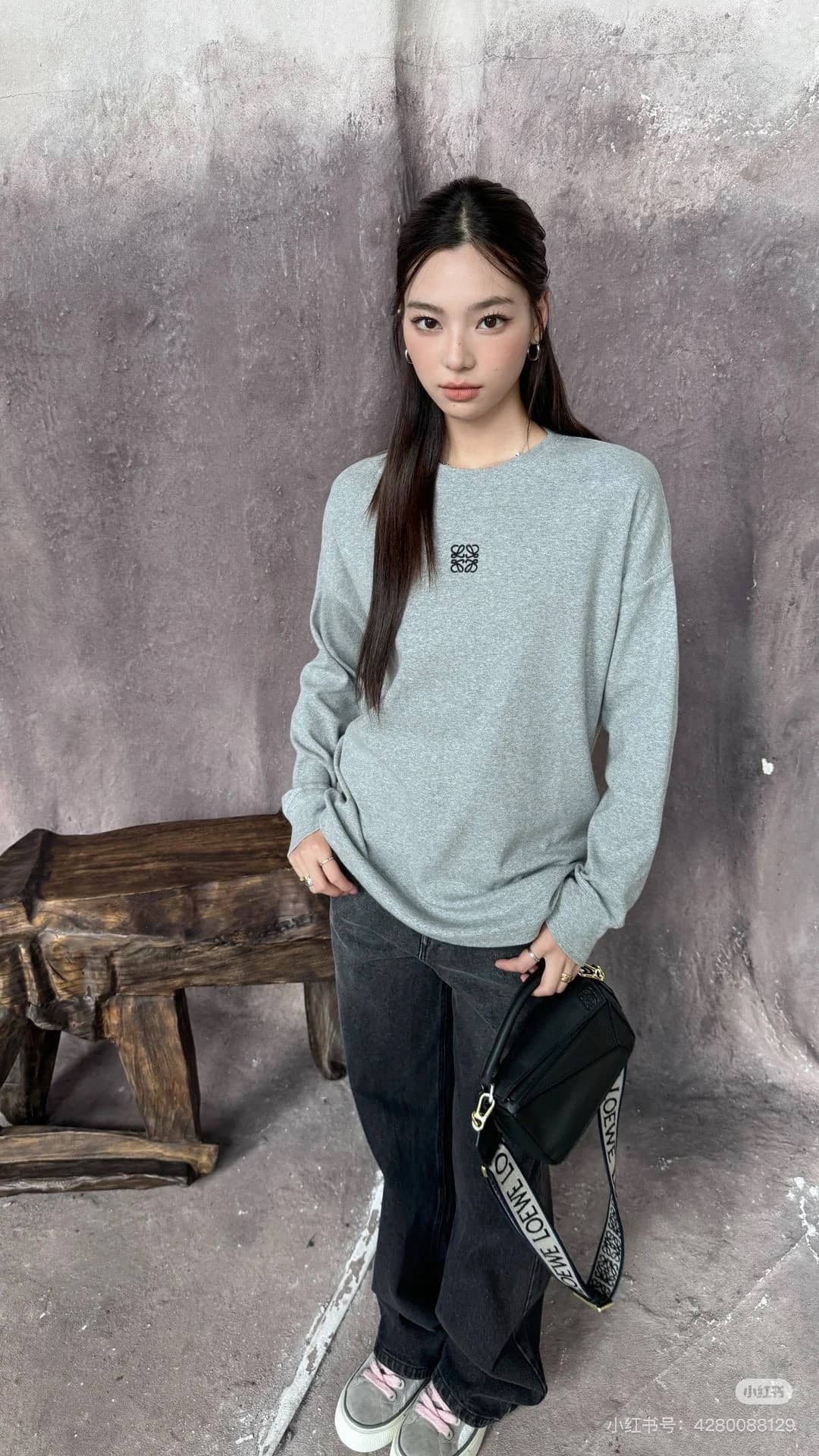 Loewe: Sweatshirt, embroidery, logo, autumn/winter 2025