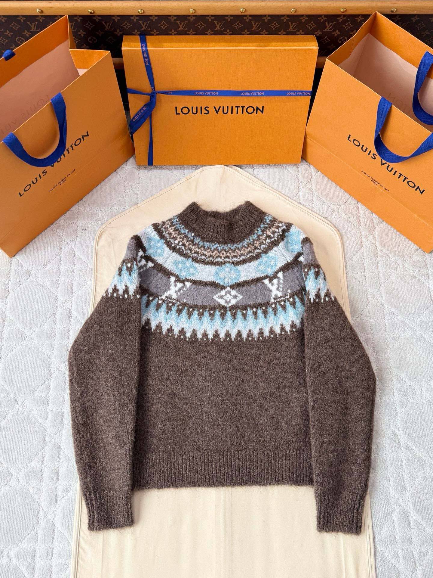 Louis Vuitton: Sweater