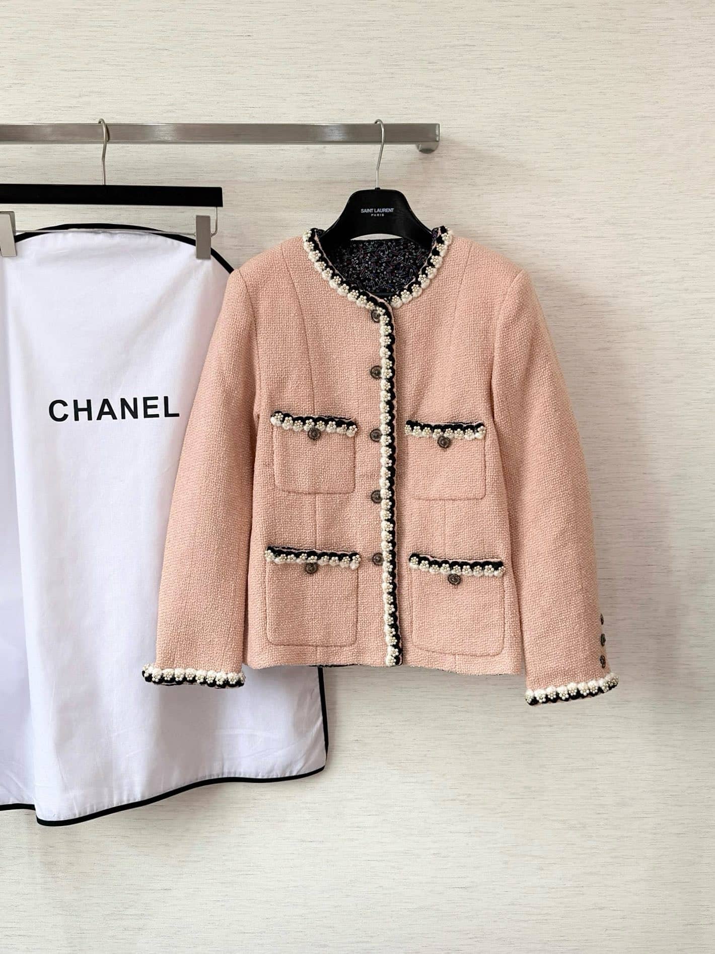 Chanel: Jacket, pink