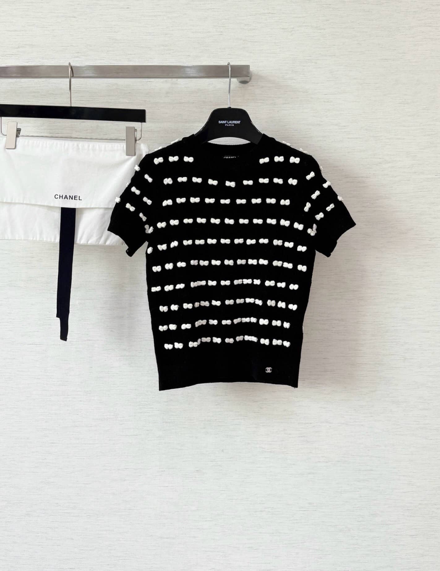 Chanel: Sweater