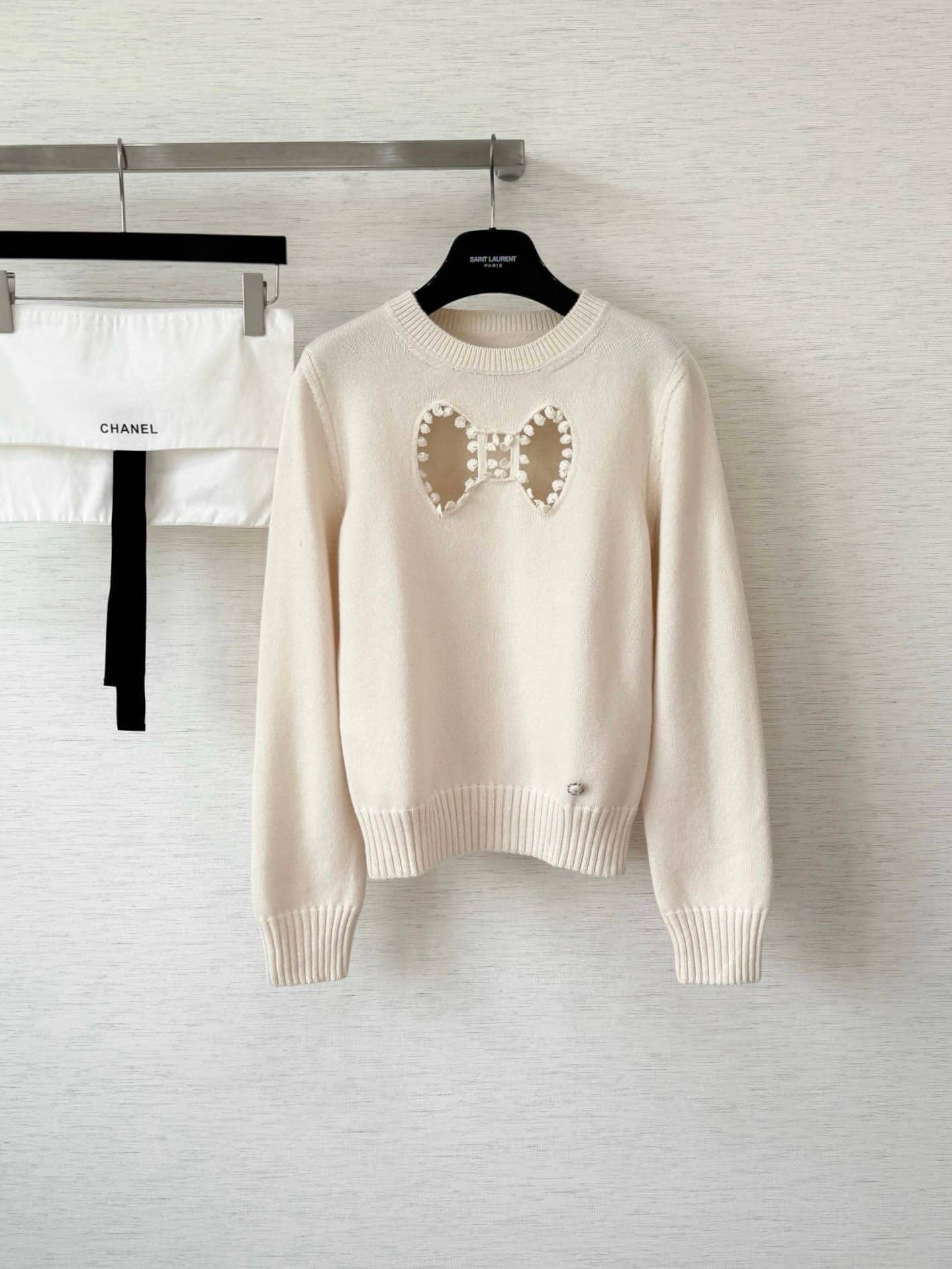 Chanel: Sweater