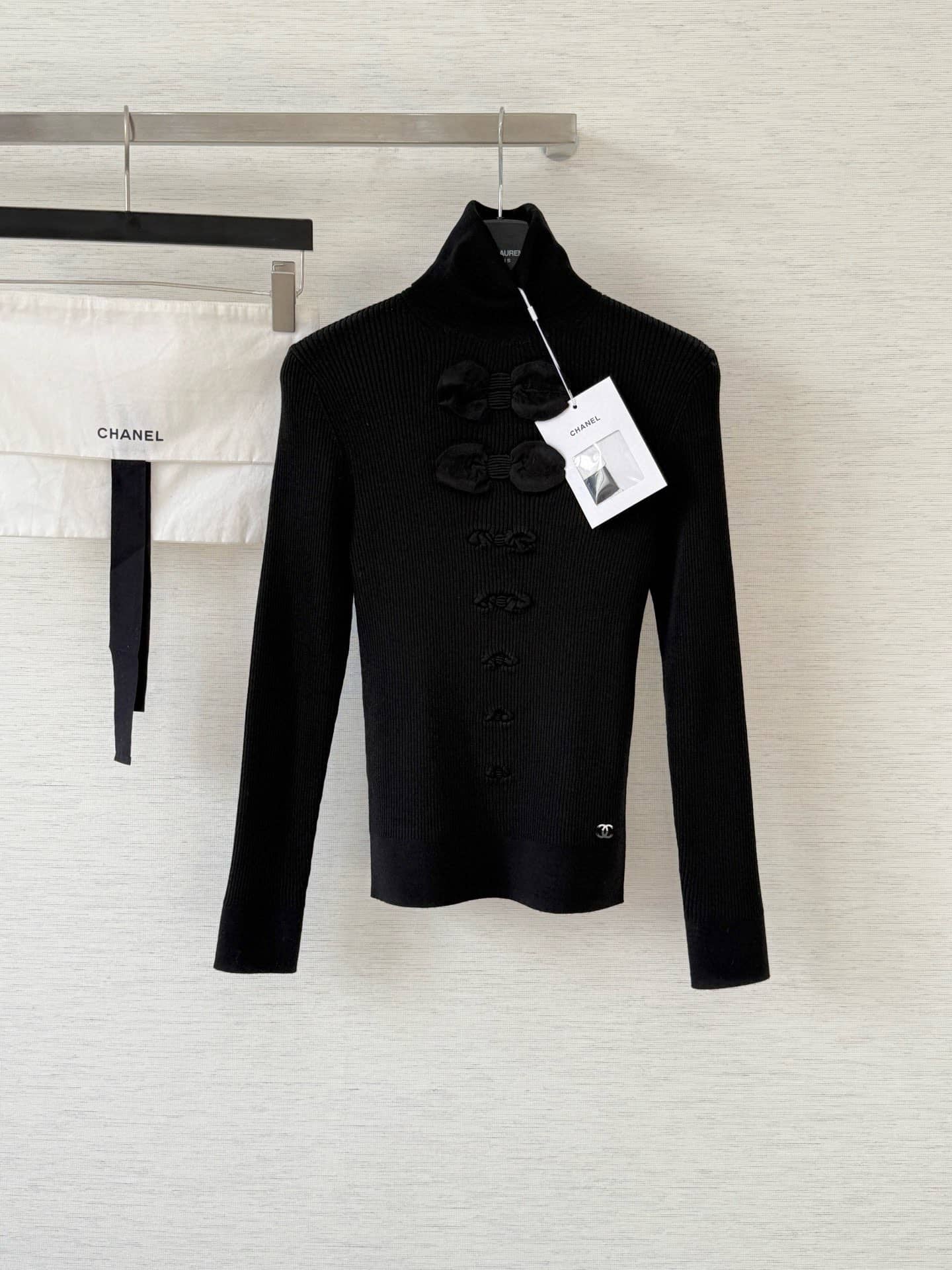 Chanel: Sweater