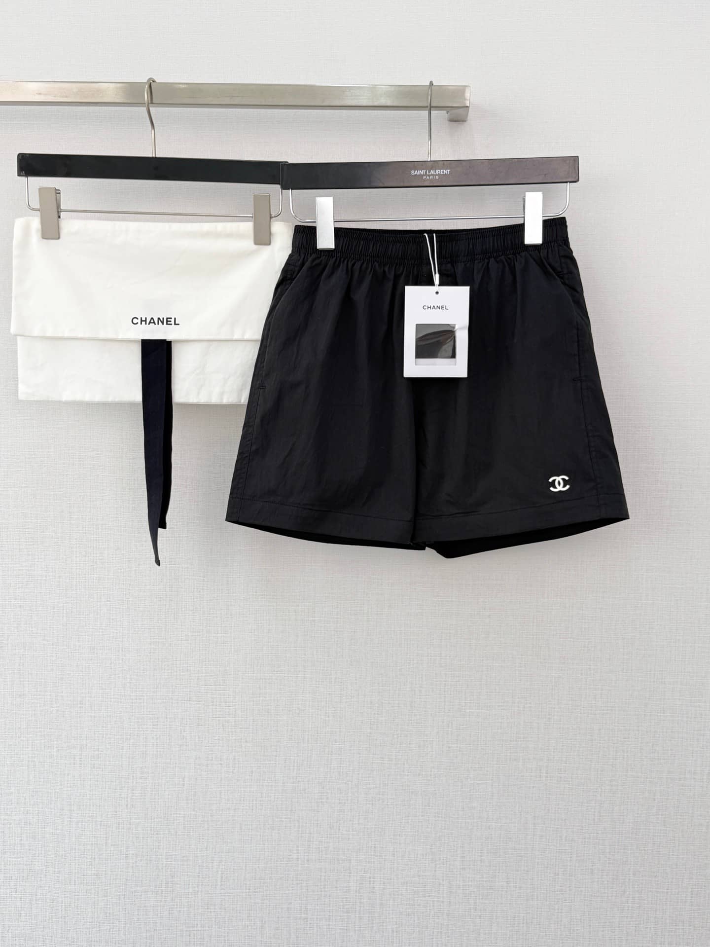 Chanel: Shorts, black