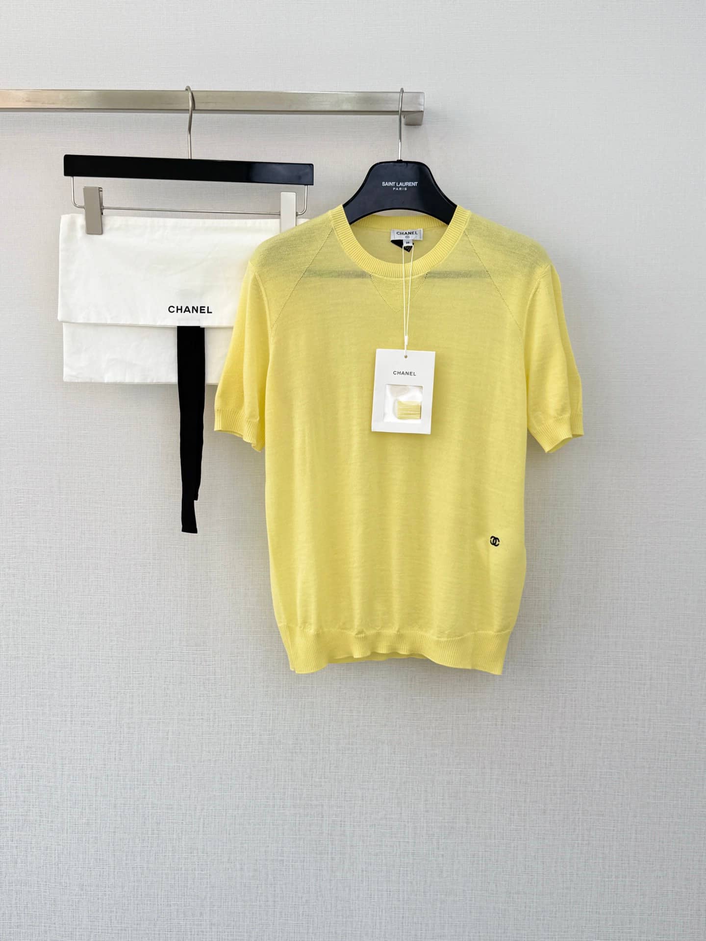 Chanel: T-shirt, embroidery