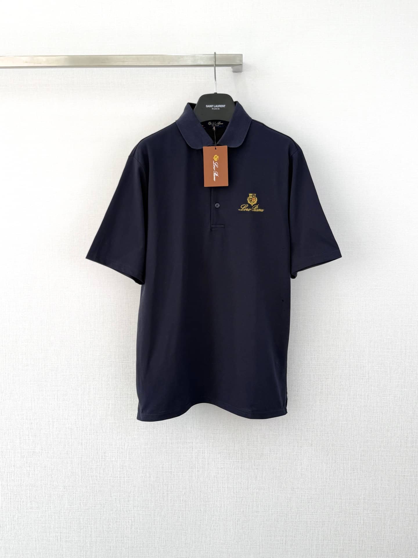 Loro Piana: Polo衫, 刺绣, 标志