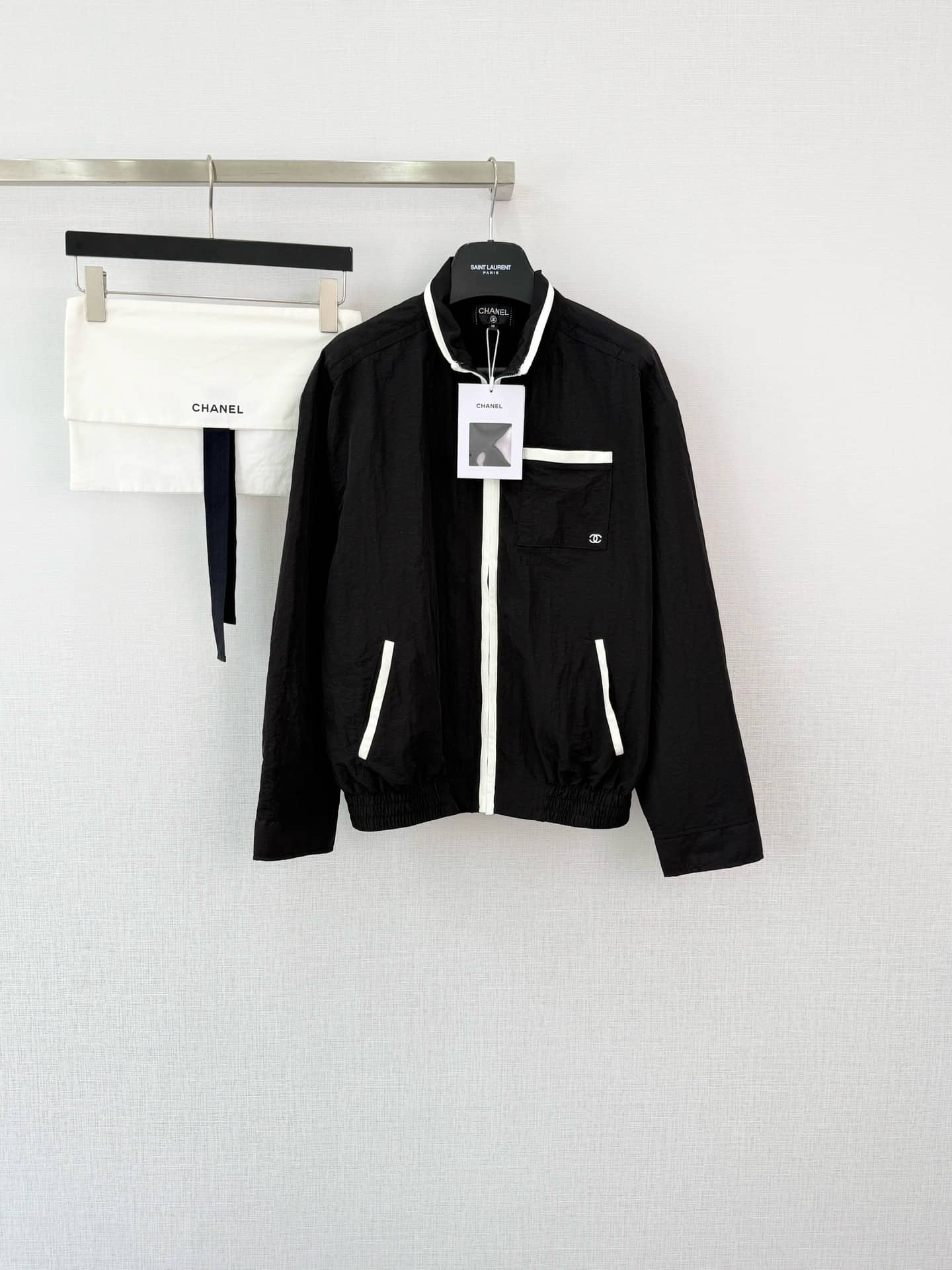 Chanel: Jacket, nylon