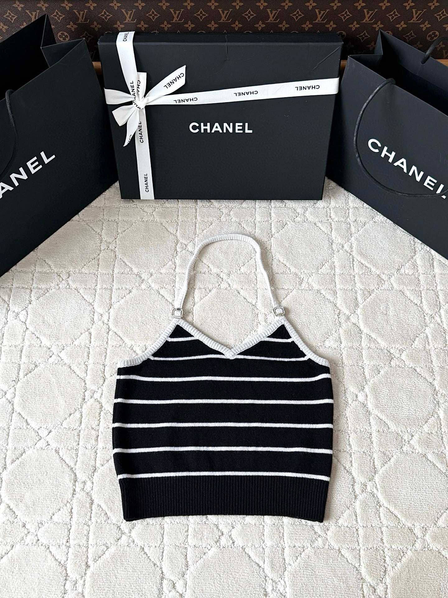 Chanel: Top sans manches, rayures, laine