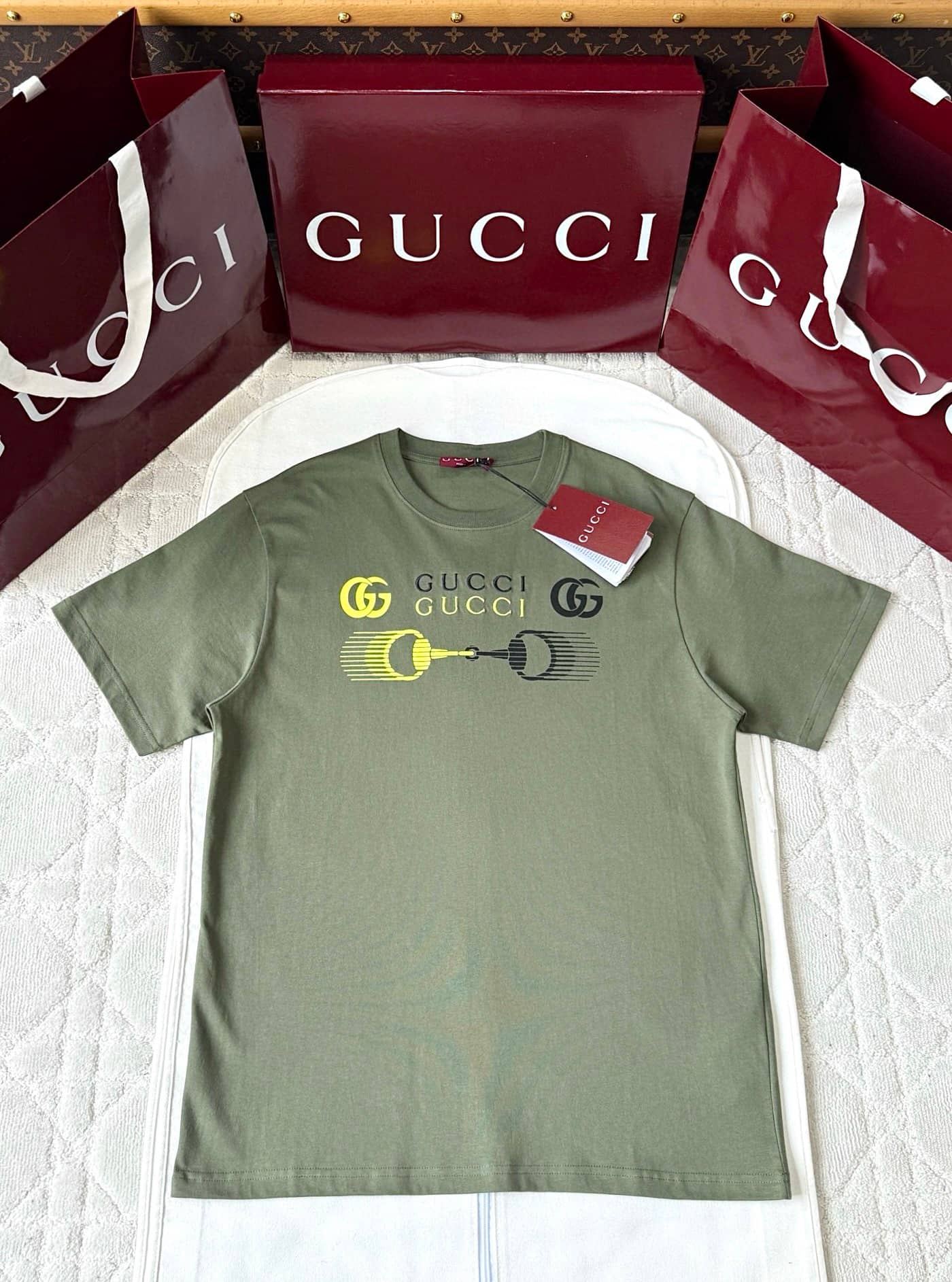 Gucci: T-shirt, print, logo, autumn/winter 2025