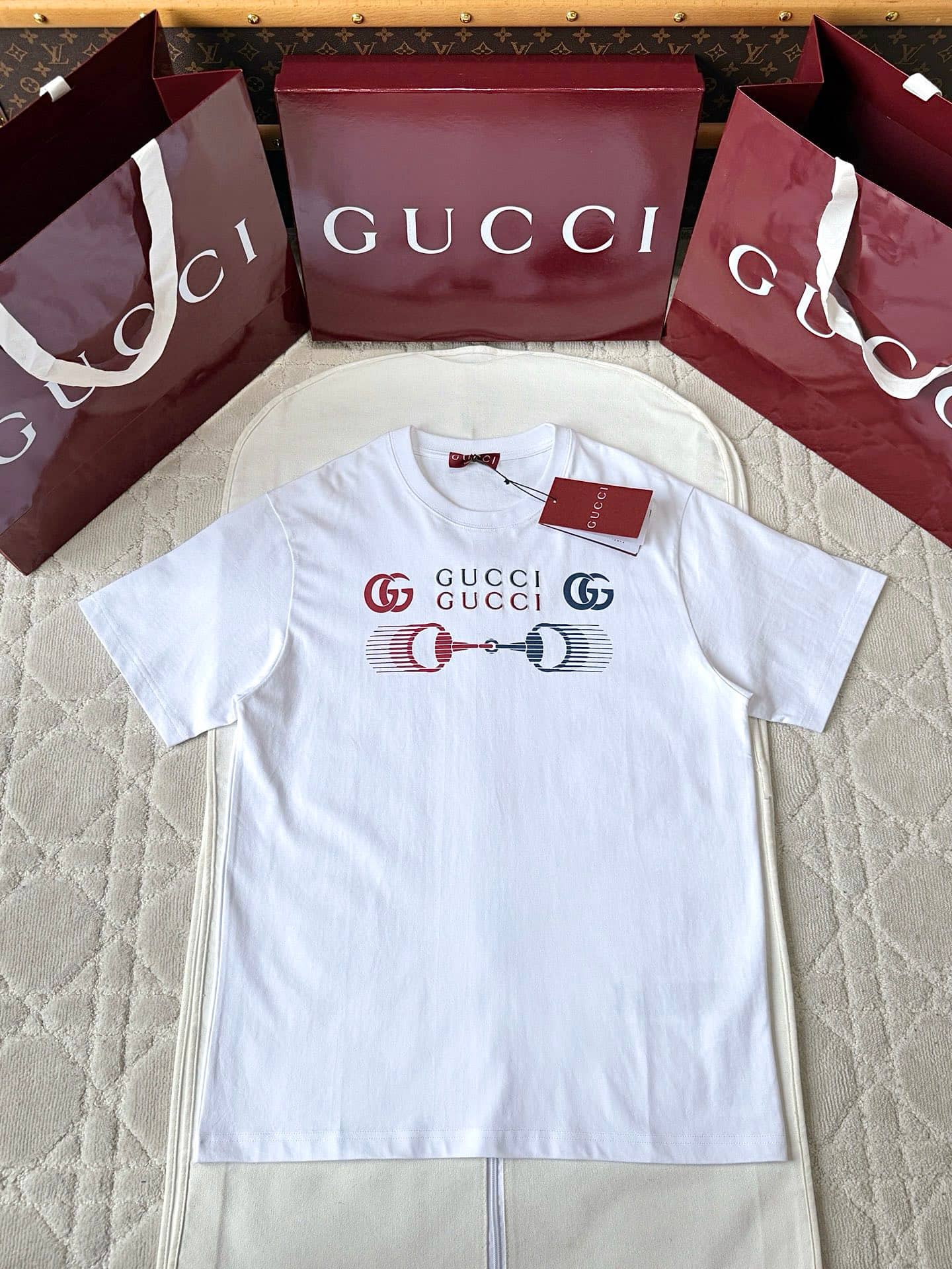 Gucci: T-shirt, print, logo, autumn/winter 2025
