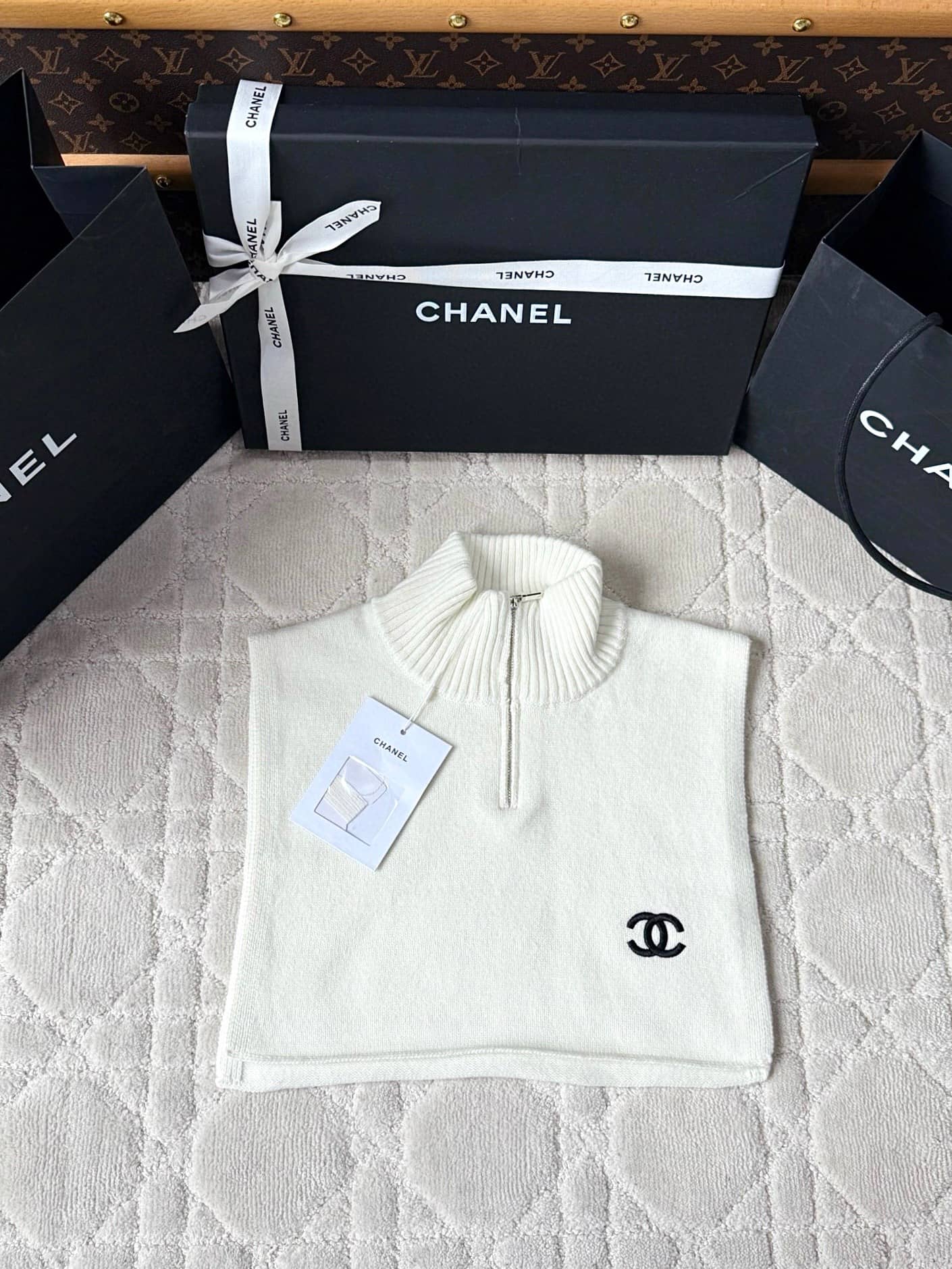 Chanel: Sweater, embroidery, zip fastening, autumn/winter 2025