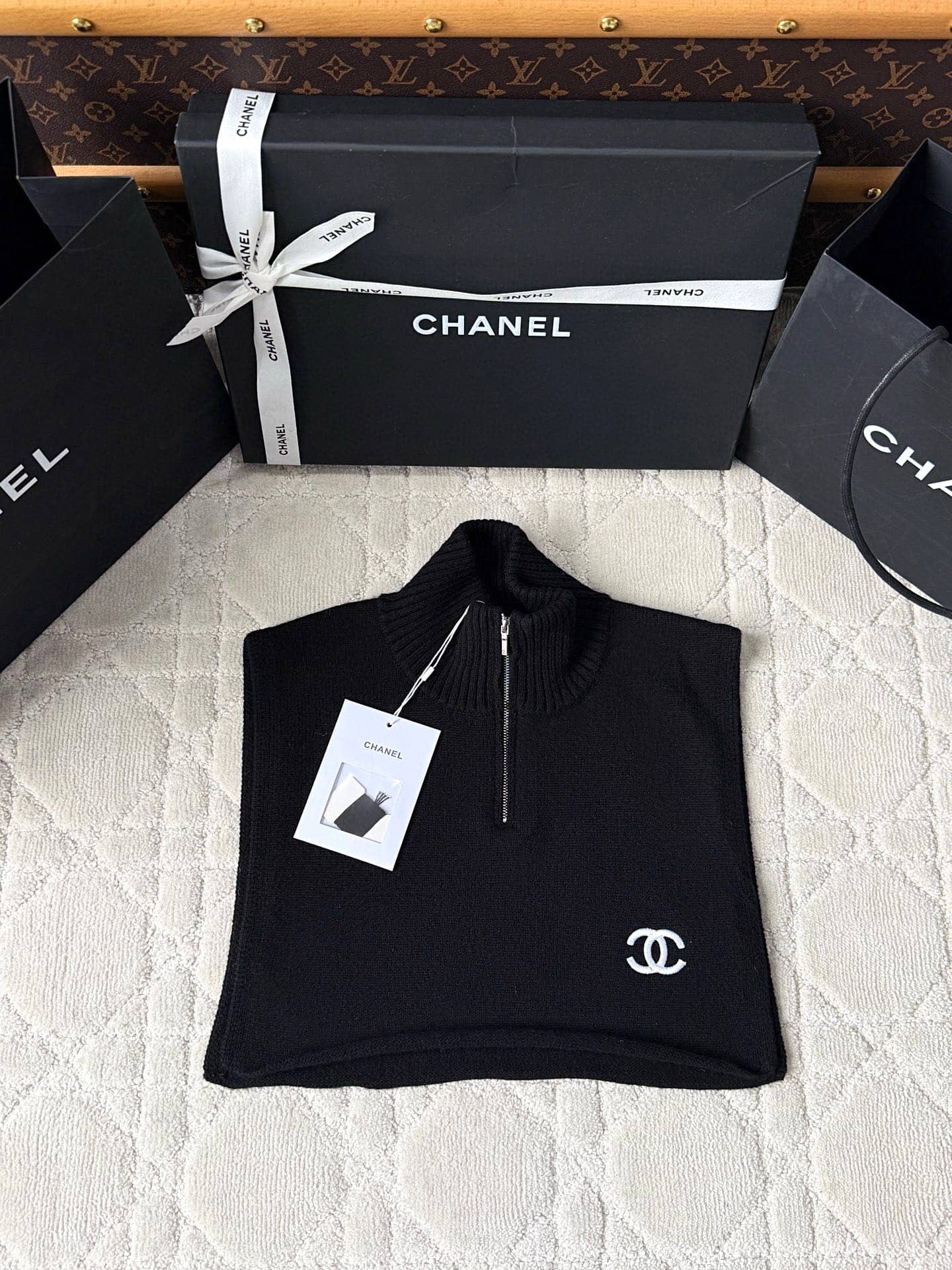 Chanel: Sweater, embroidery, zip fastening, autumn/winter 2025