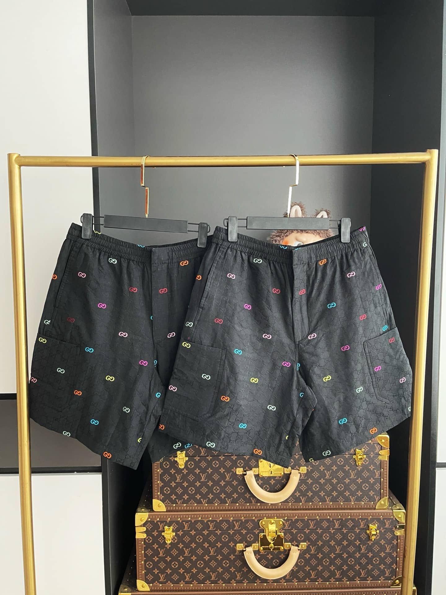 Gucci: Shorts, logo