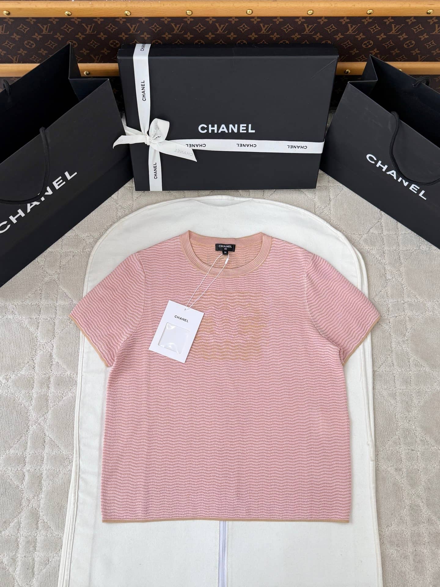 Chanel: T-shirt, stripes, contrast panels, autumn/winter 2025