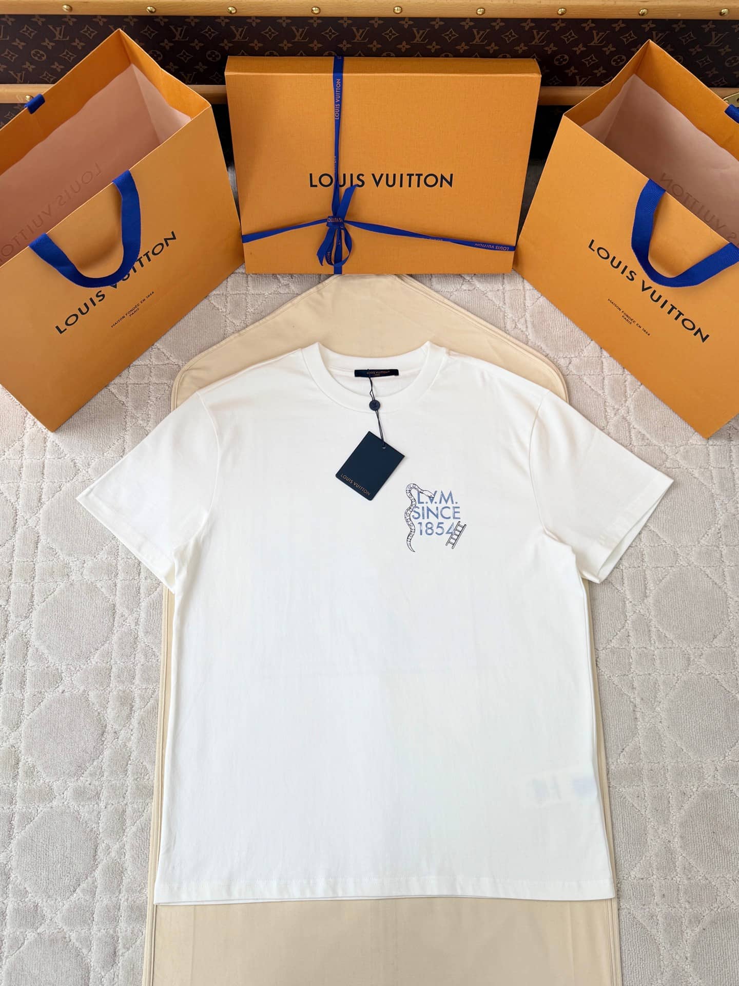 Louis Vuitton: футболка, принт
