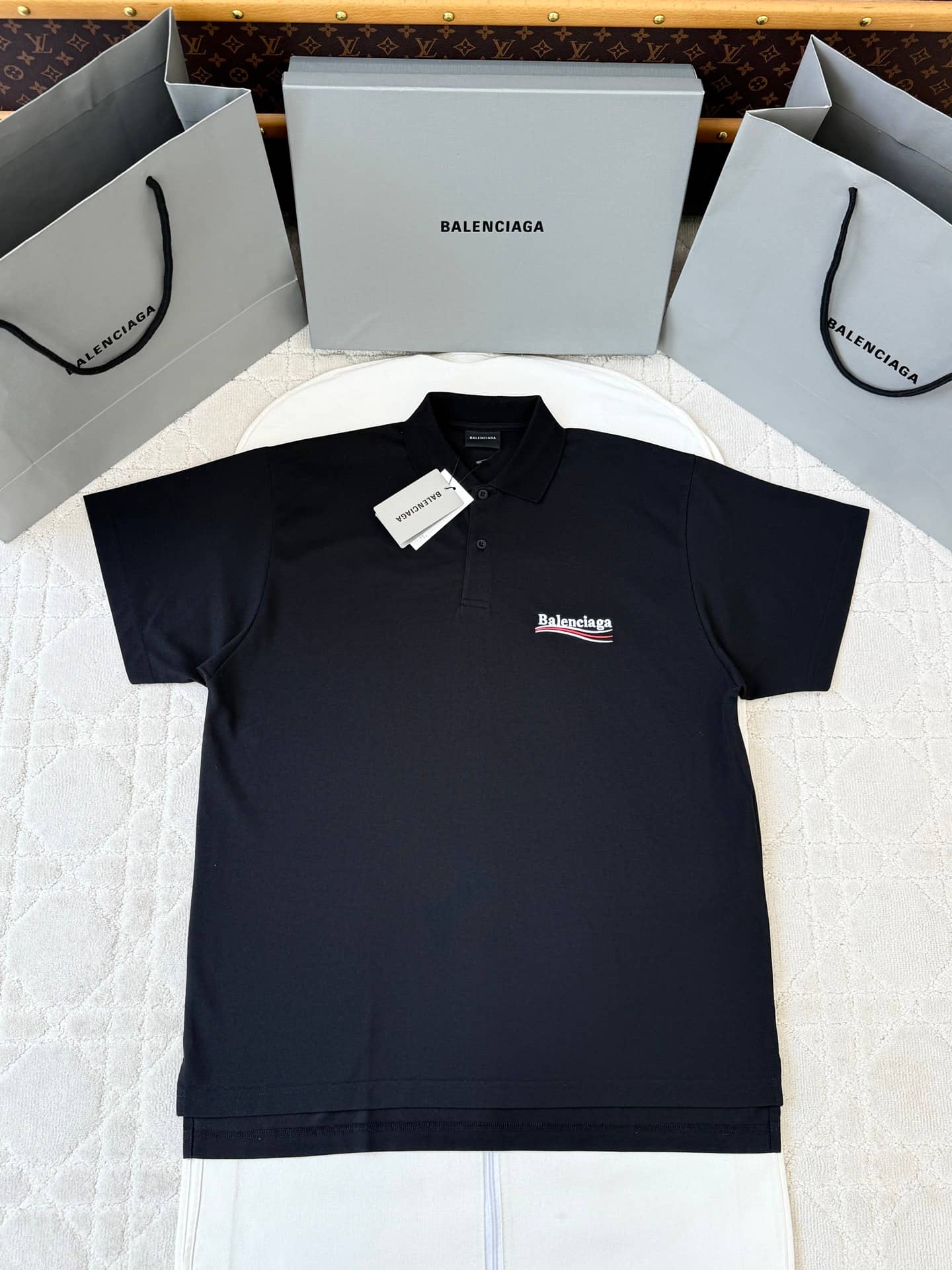 Balenciaga: Polo, broderie