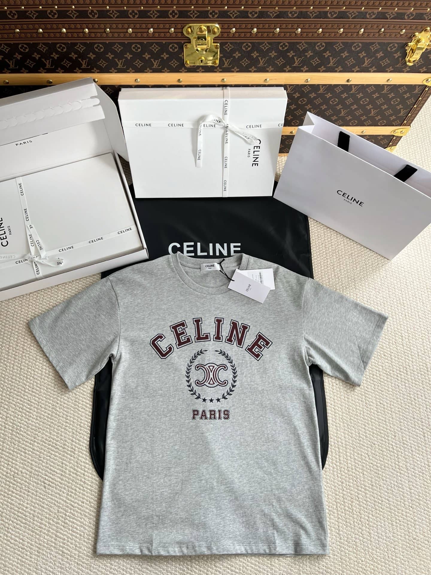 Celine: T-shirt