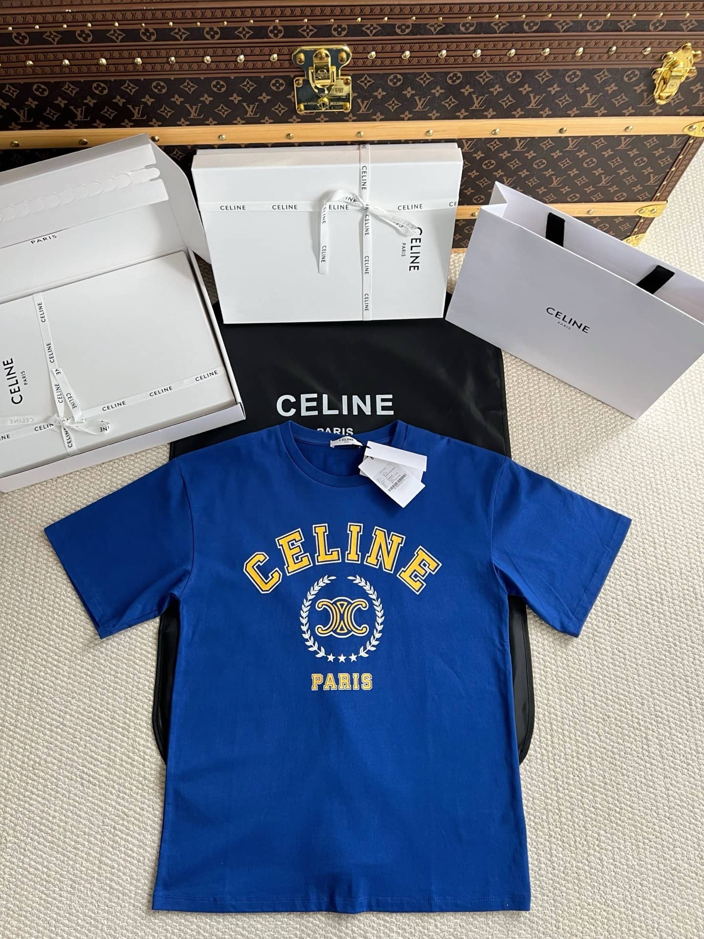 Celine: T-shirt