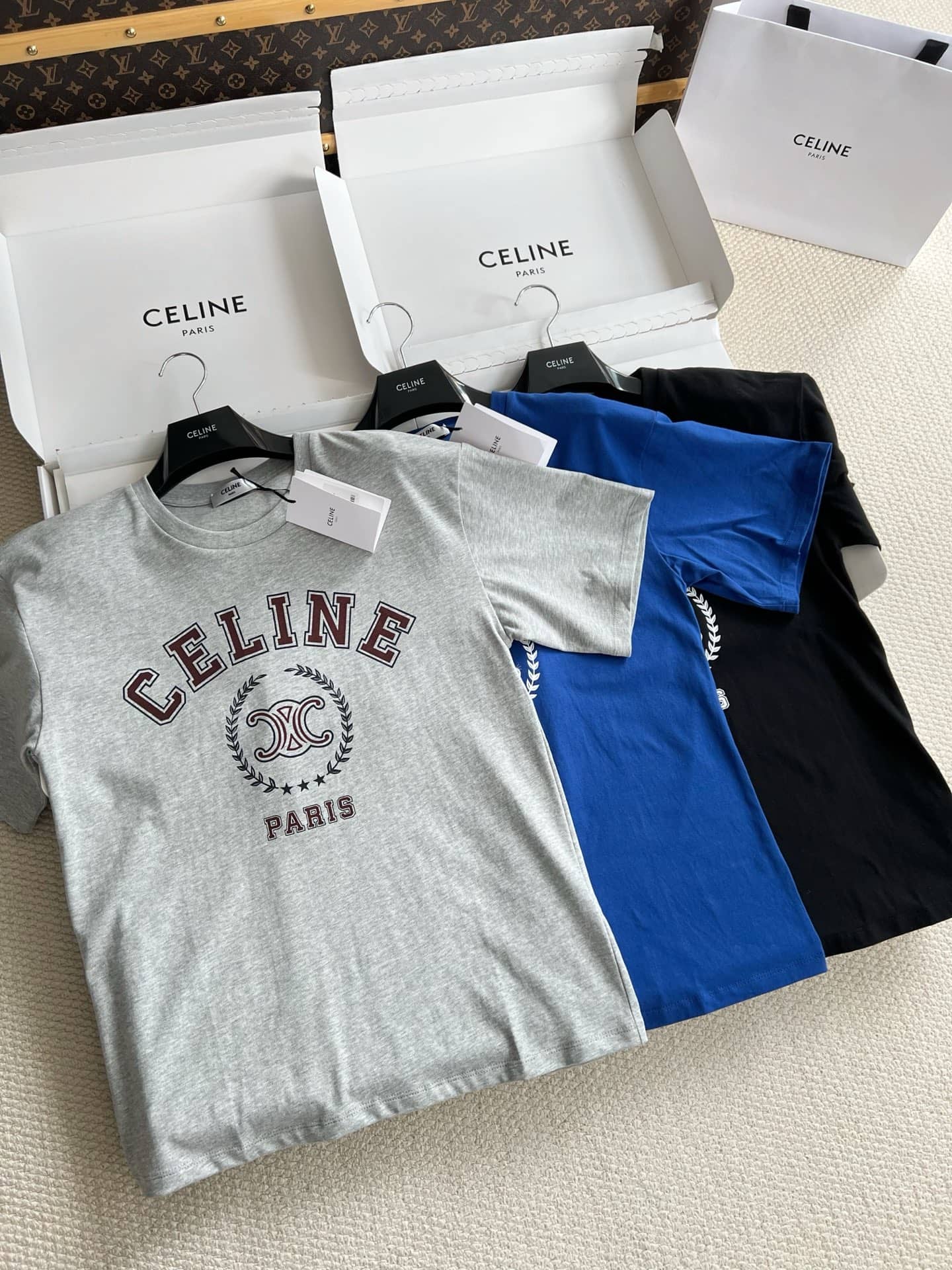 Celine: T-shirt