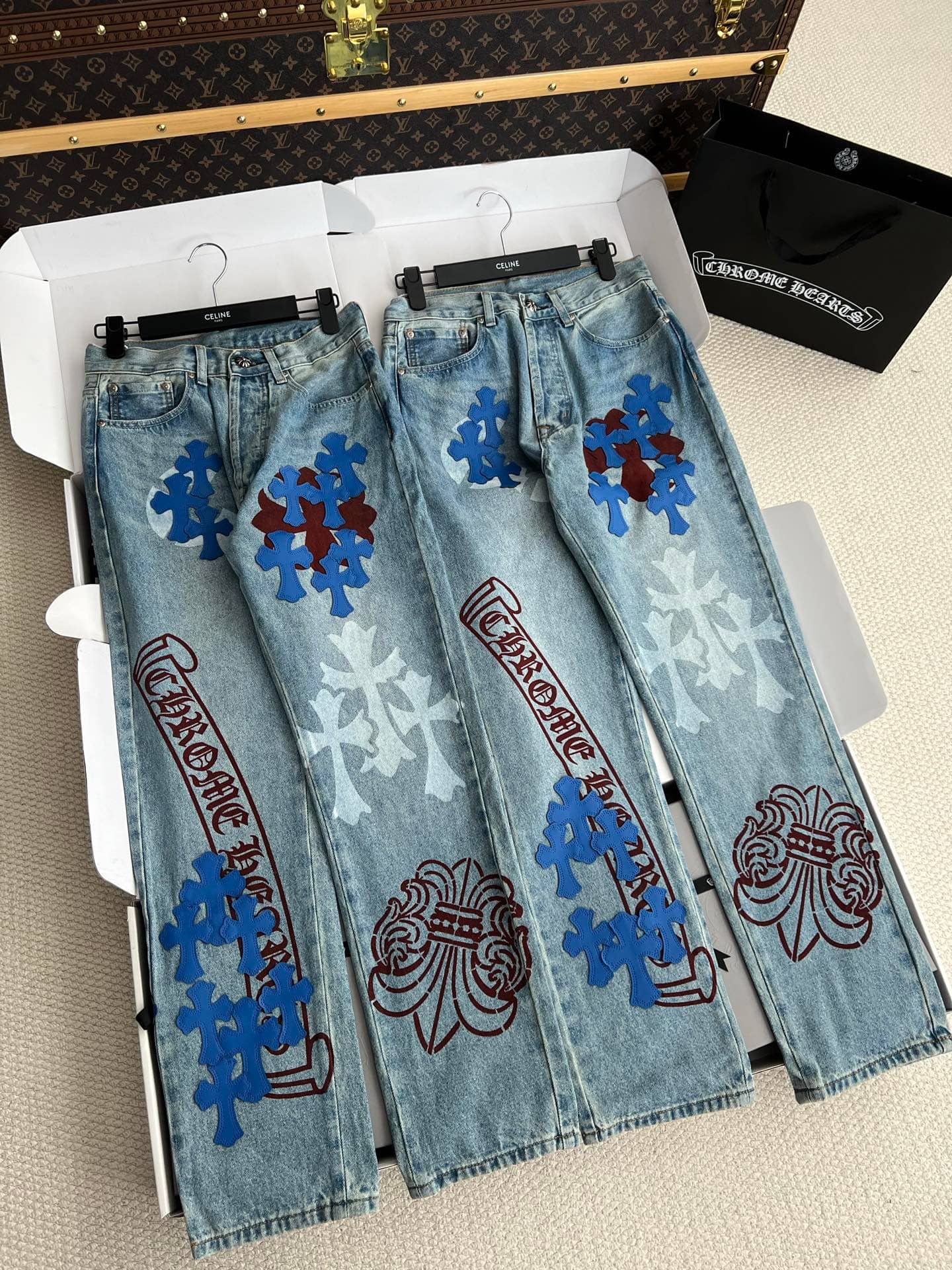 Chrome Hearts: джинсы, синий цвет, граффити, деним