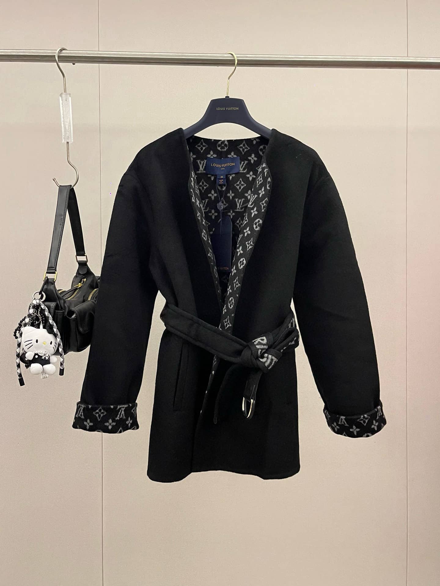 Louis Vuitton: ботинки, черный цвет, монограмма, кашемир, шерсть, шелк