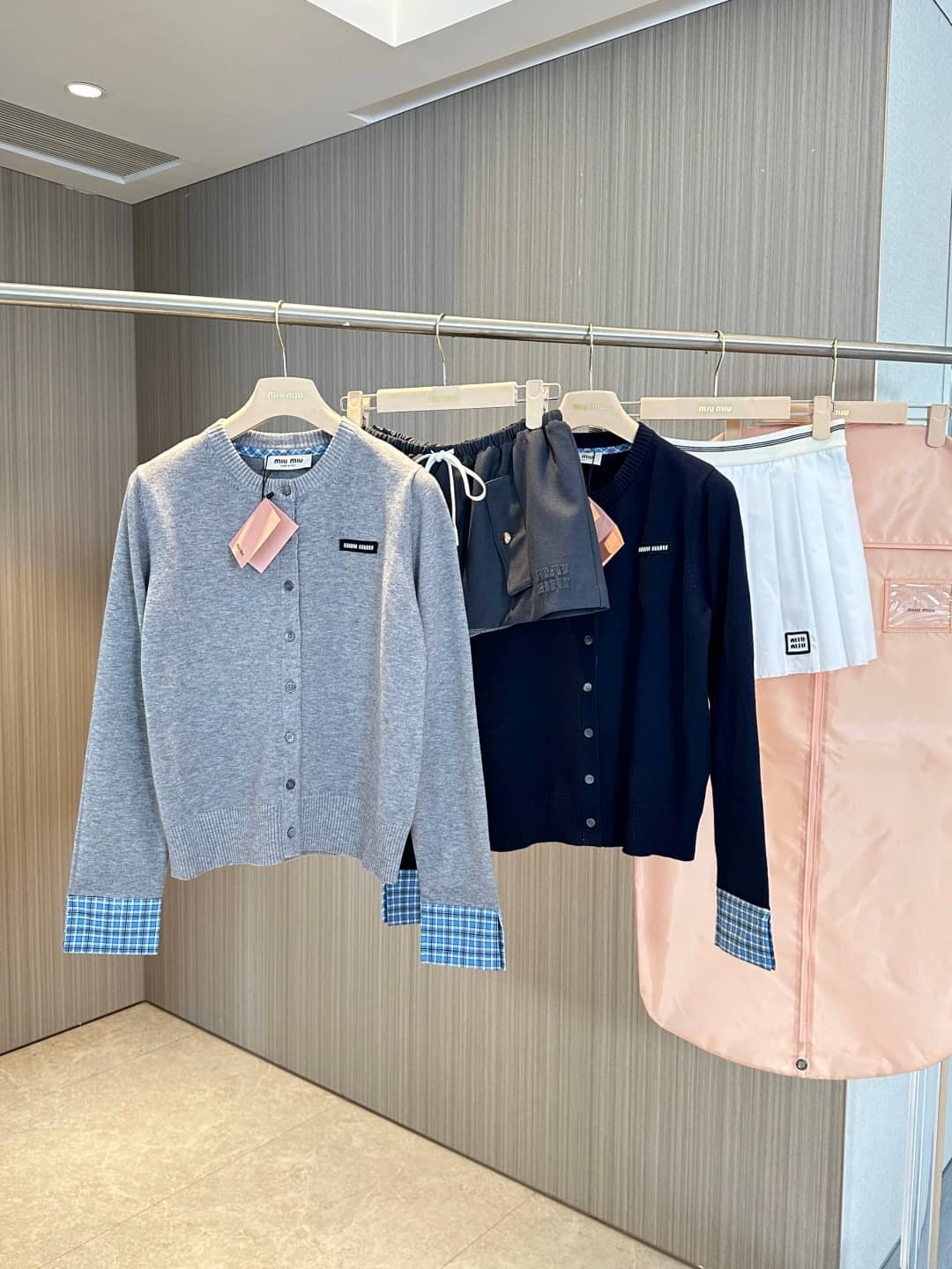 Miu Miu: Haut à manches longues, carreaux, empiècements contrastants, laine