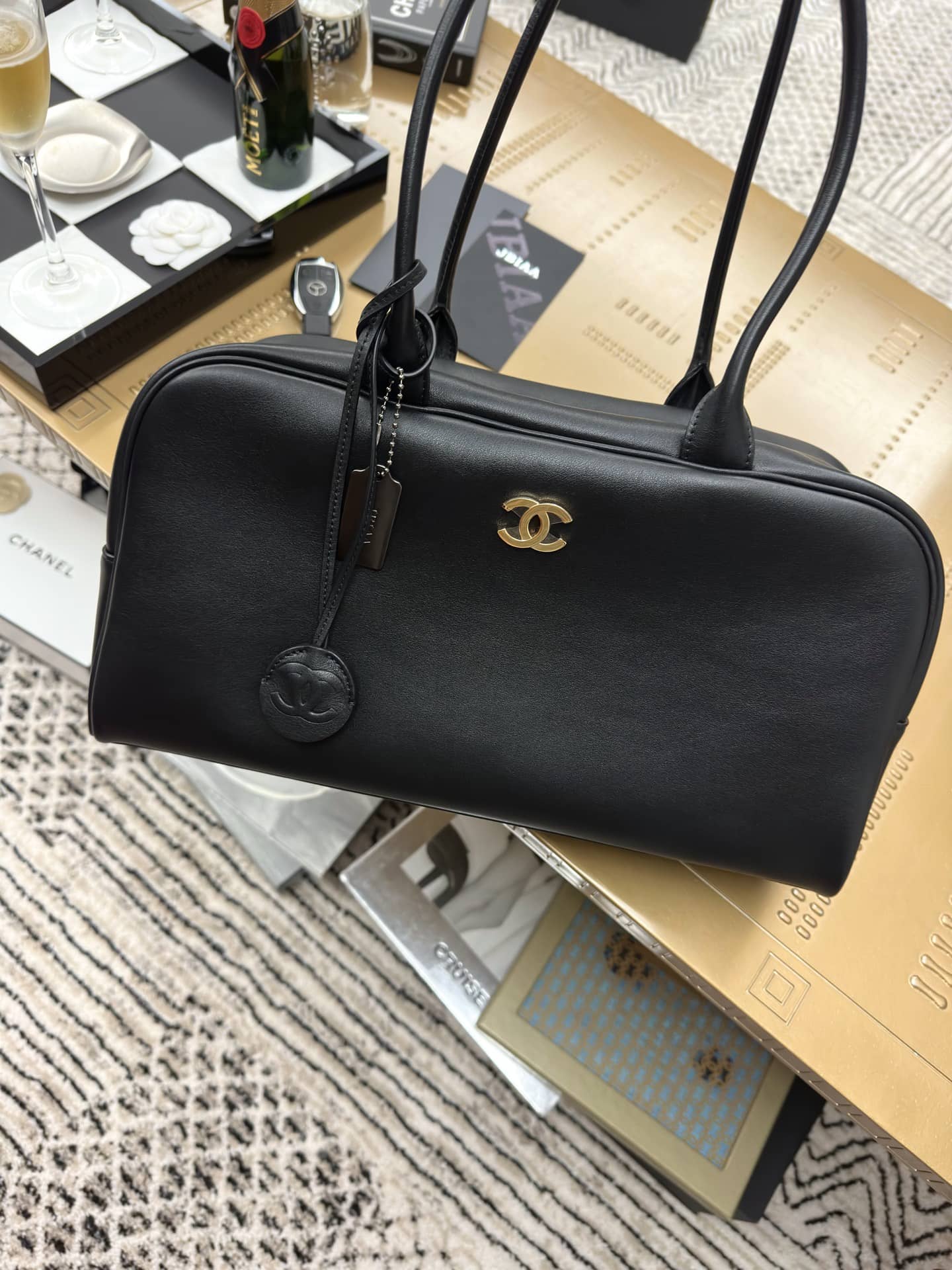 Chanel: Pillow bag, large, 19 × 35.5 × 12.5 cm