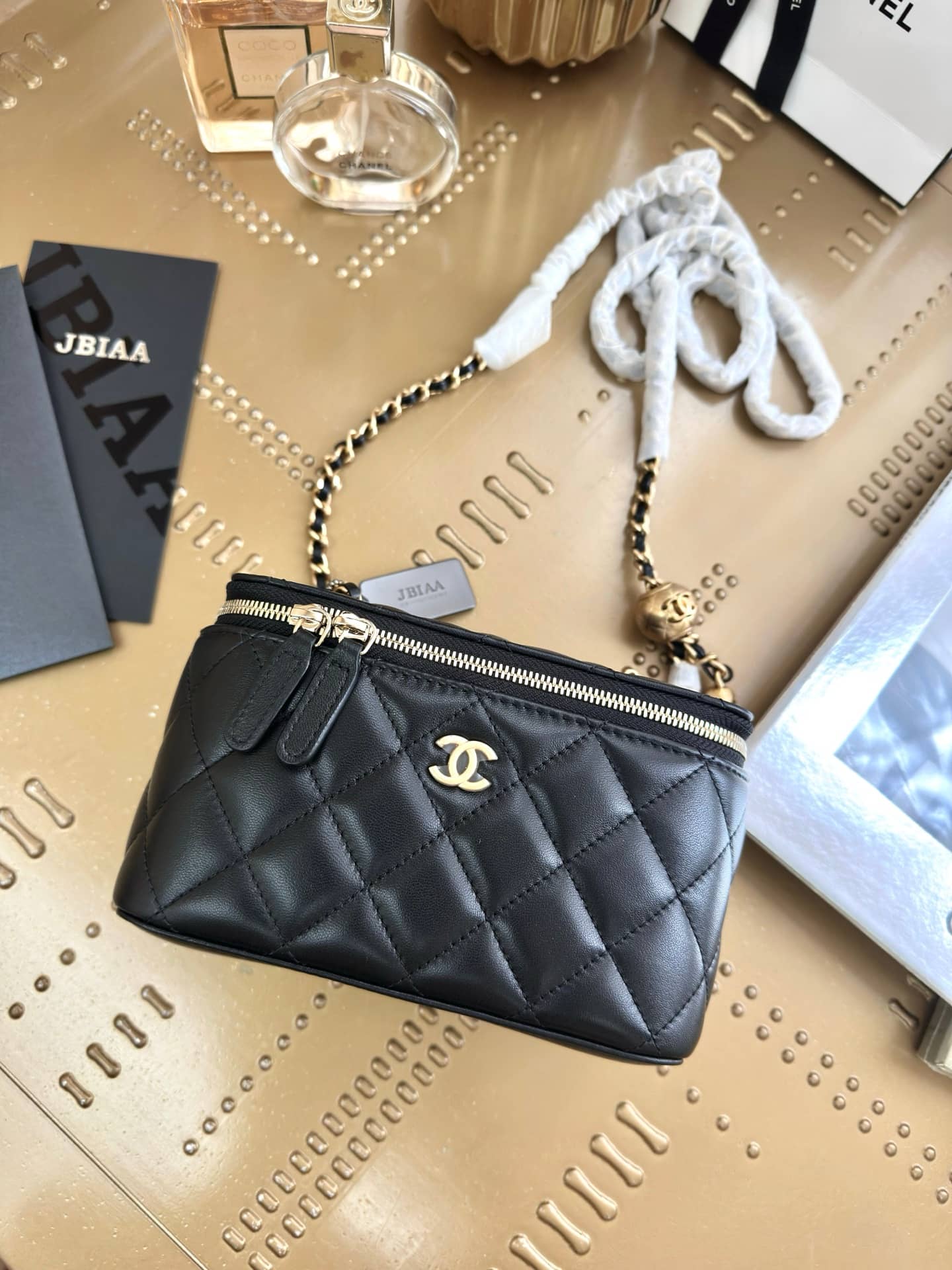 Chanel: Pearl Crush vanity case