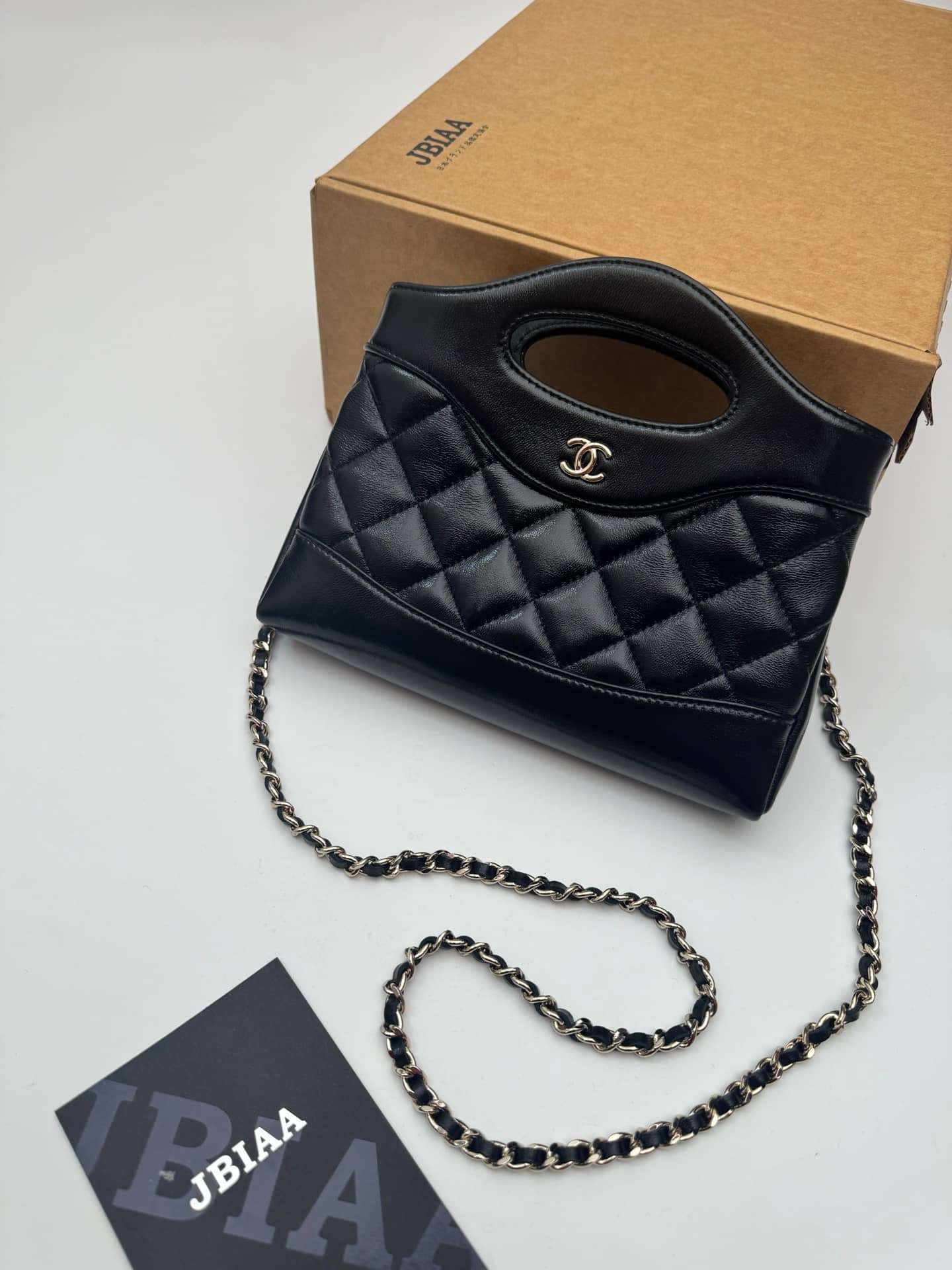 Chanel: 31 bag, nano