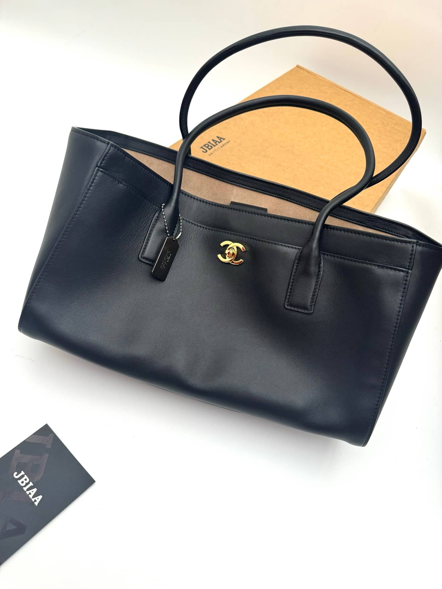 Chanel: Cerf tote bag, black