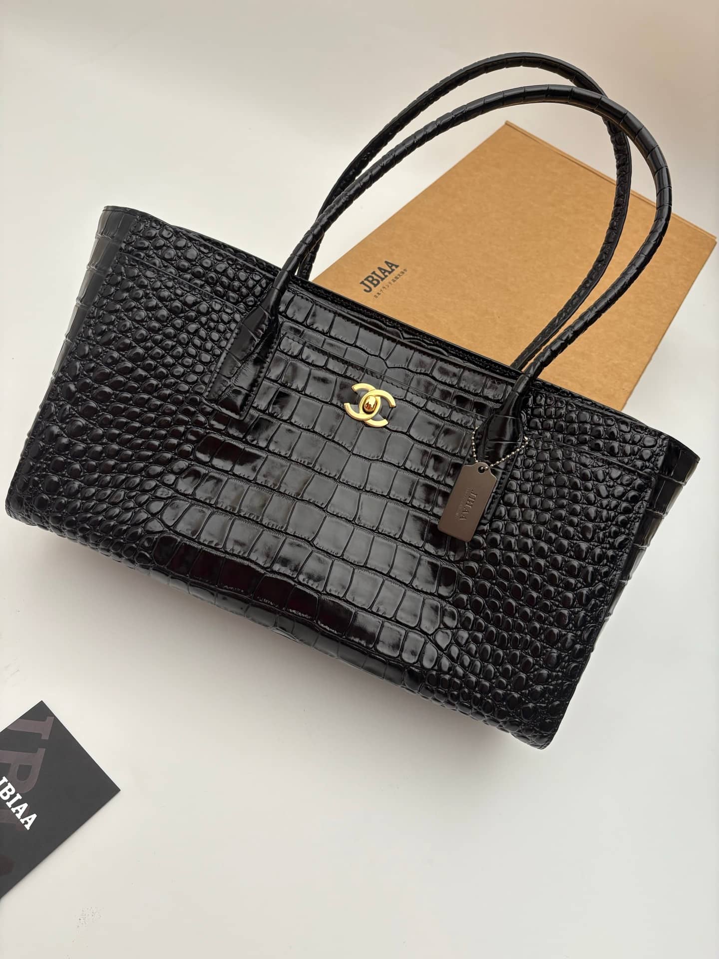 Chanel: bag, crocodile effect